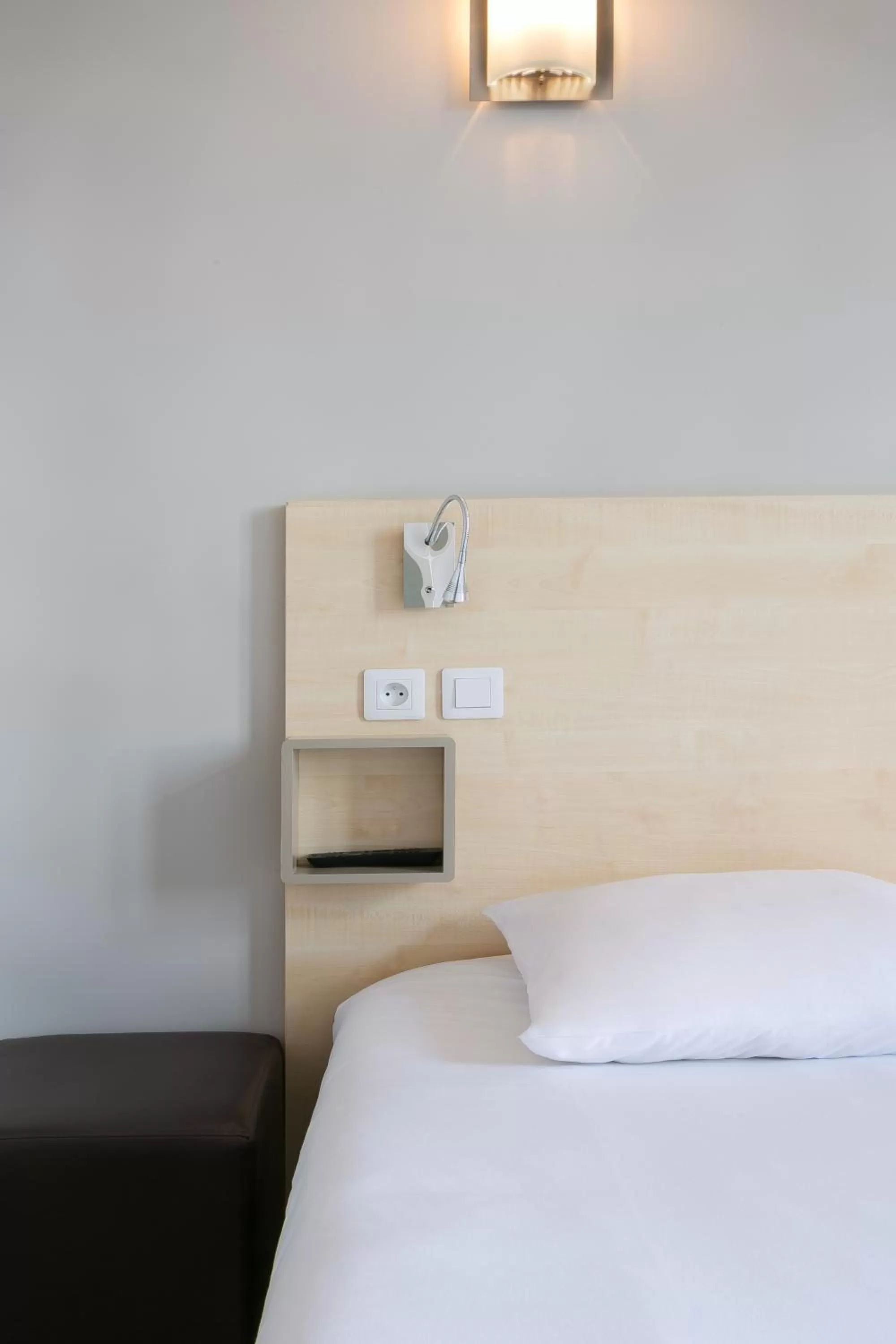 Bed in Hotel Foch Nancy Gare