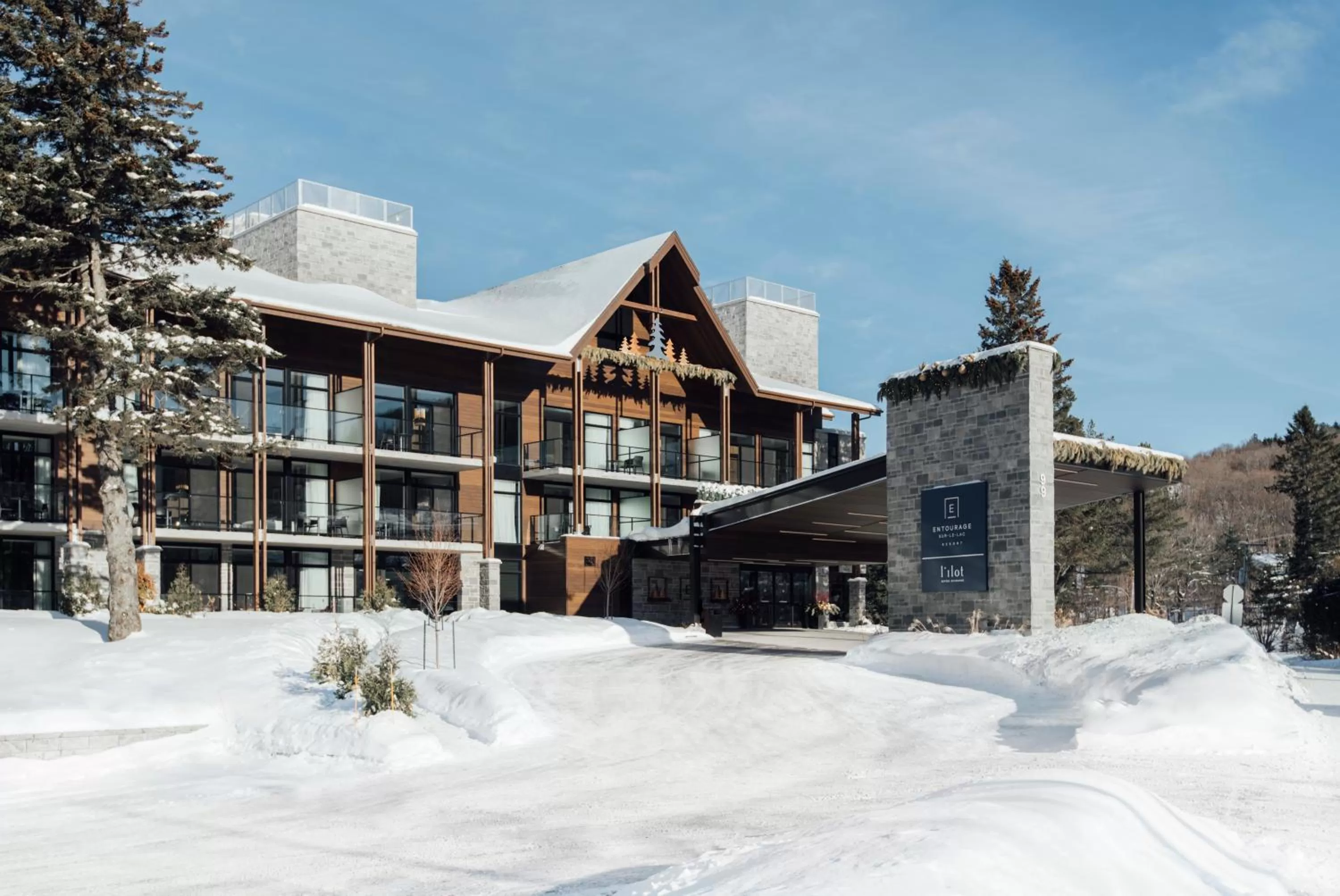 Property building in Entourage sur-le-Lac