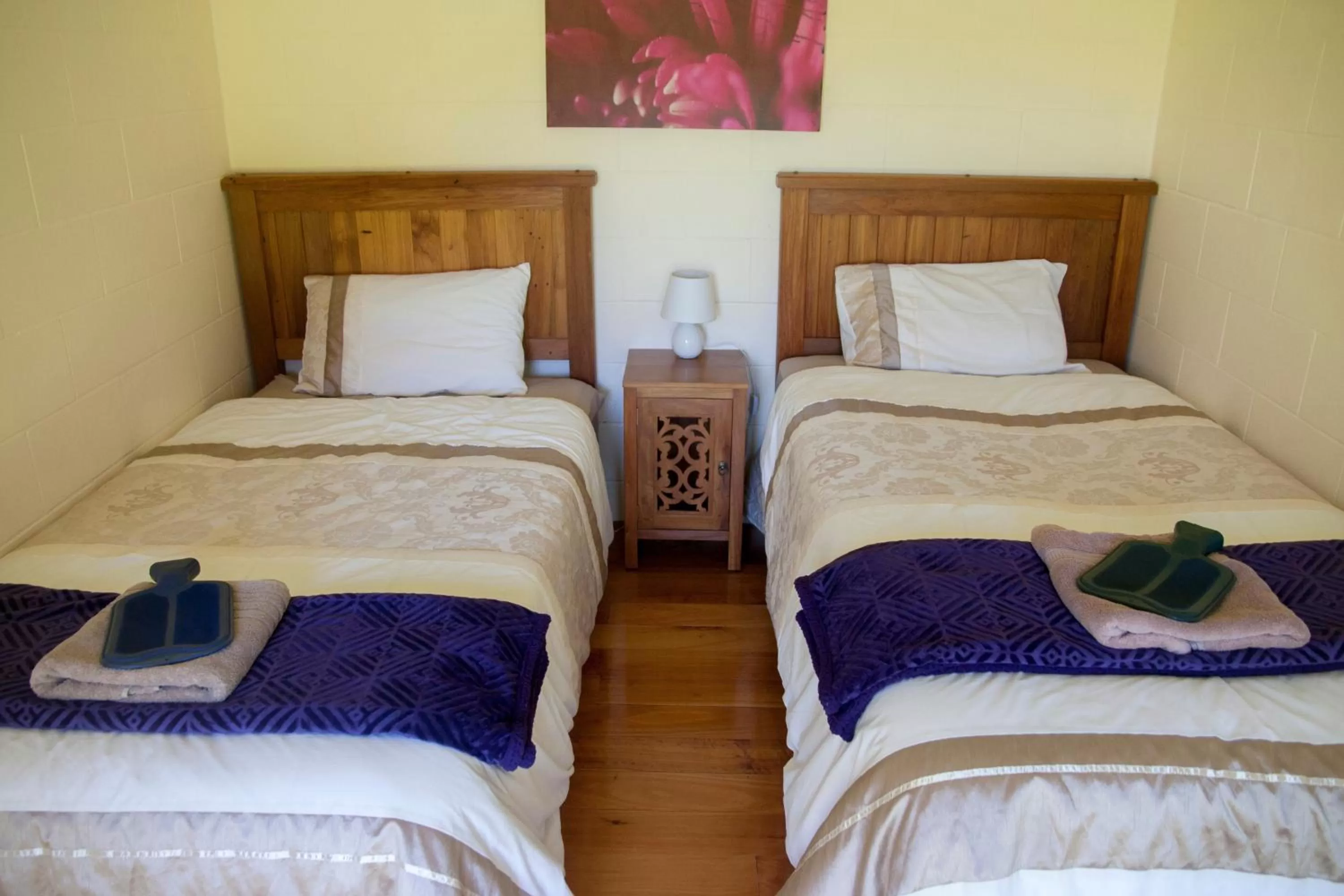 Bed, Room Photo in Kawai Purapura Yoga Retreat Centre