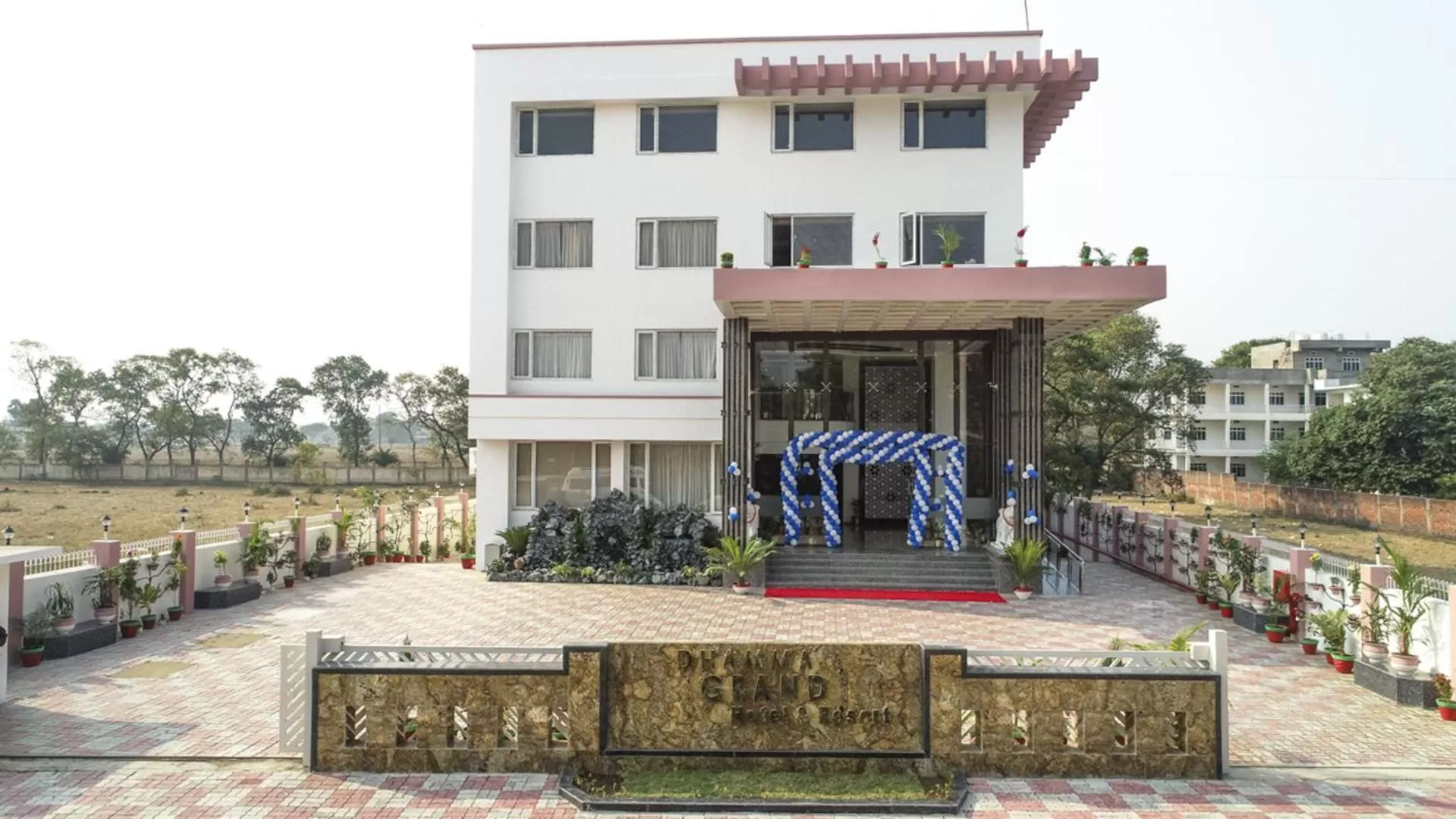 Dhamma Grand Hotel Resort