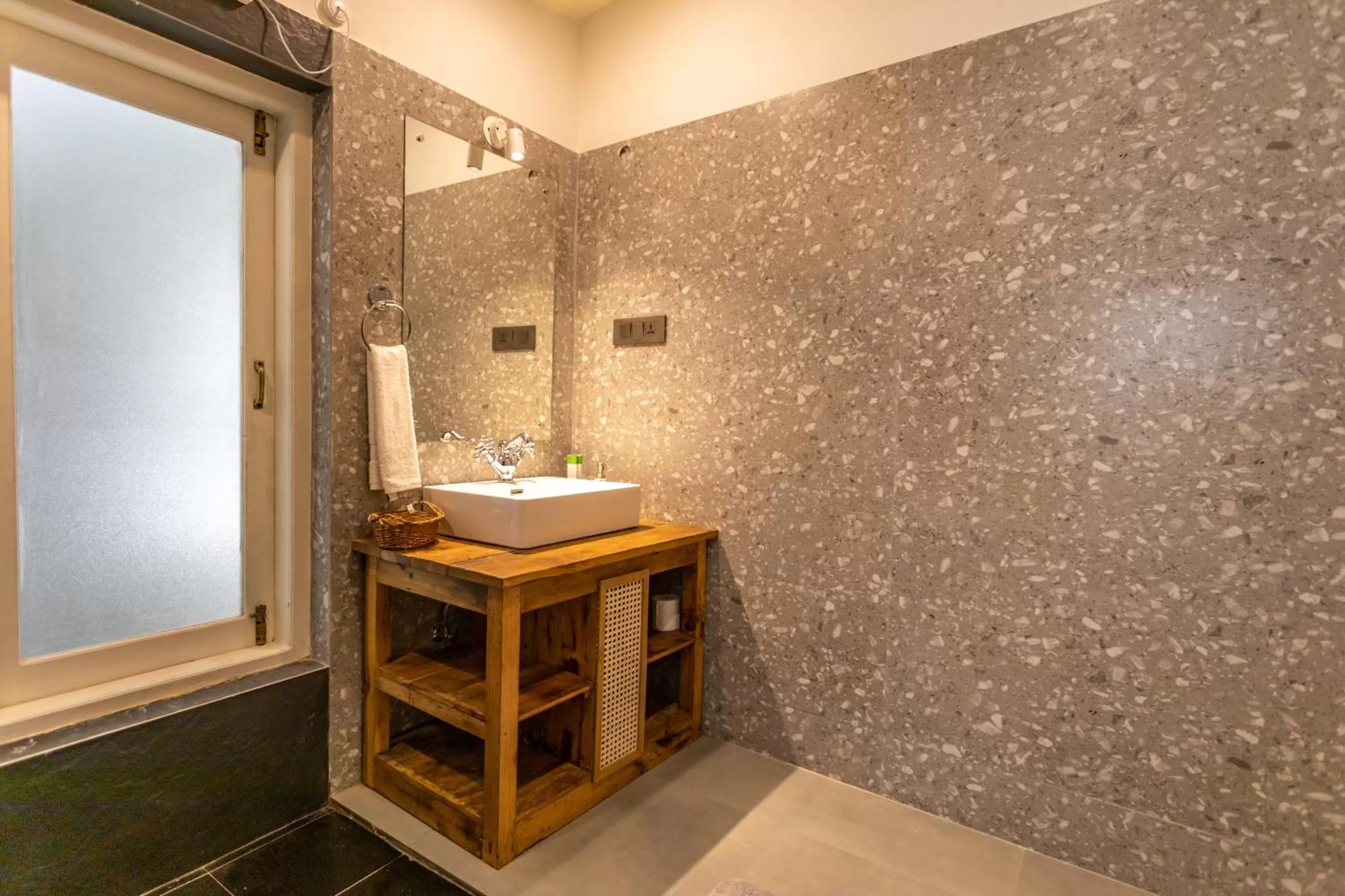 Bathroom in Seclude Shimla, Taraview