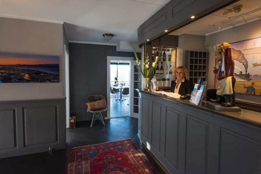 Breidablikk Guesthouse