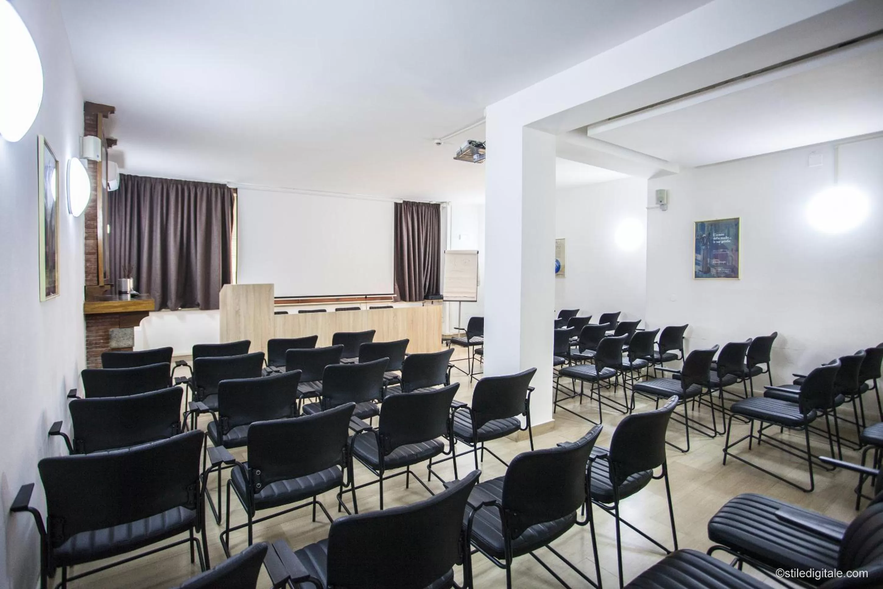 Business facilities in Hotel La Pace