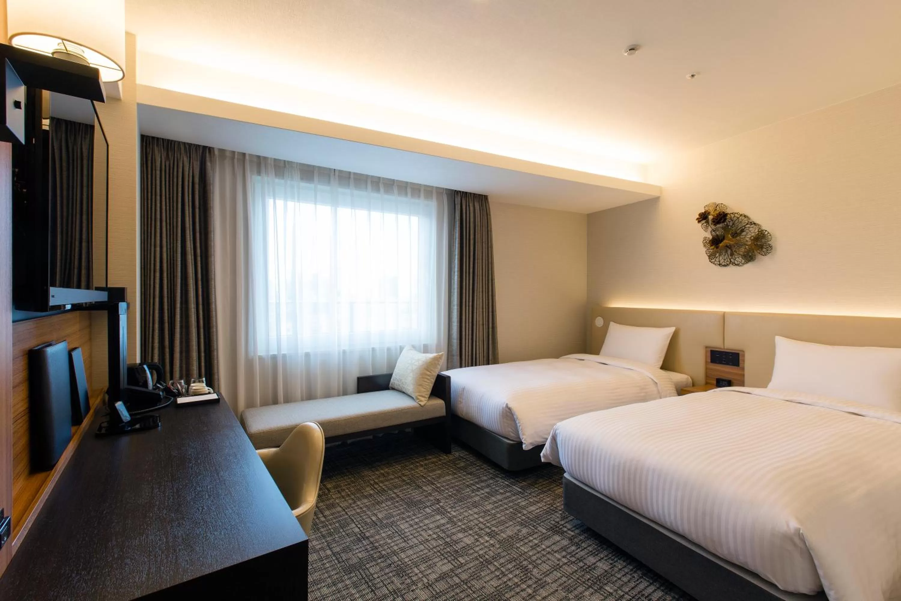 Photo of the whole room, Bed in Premier Hotel -CABIN PRESIDENT- Osaka