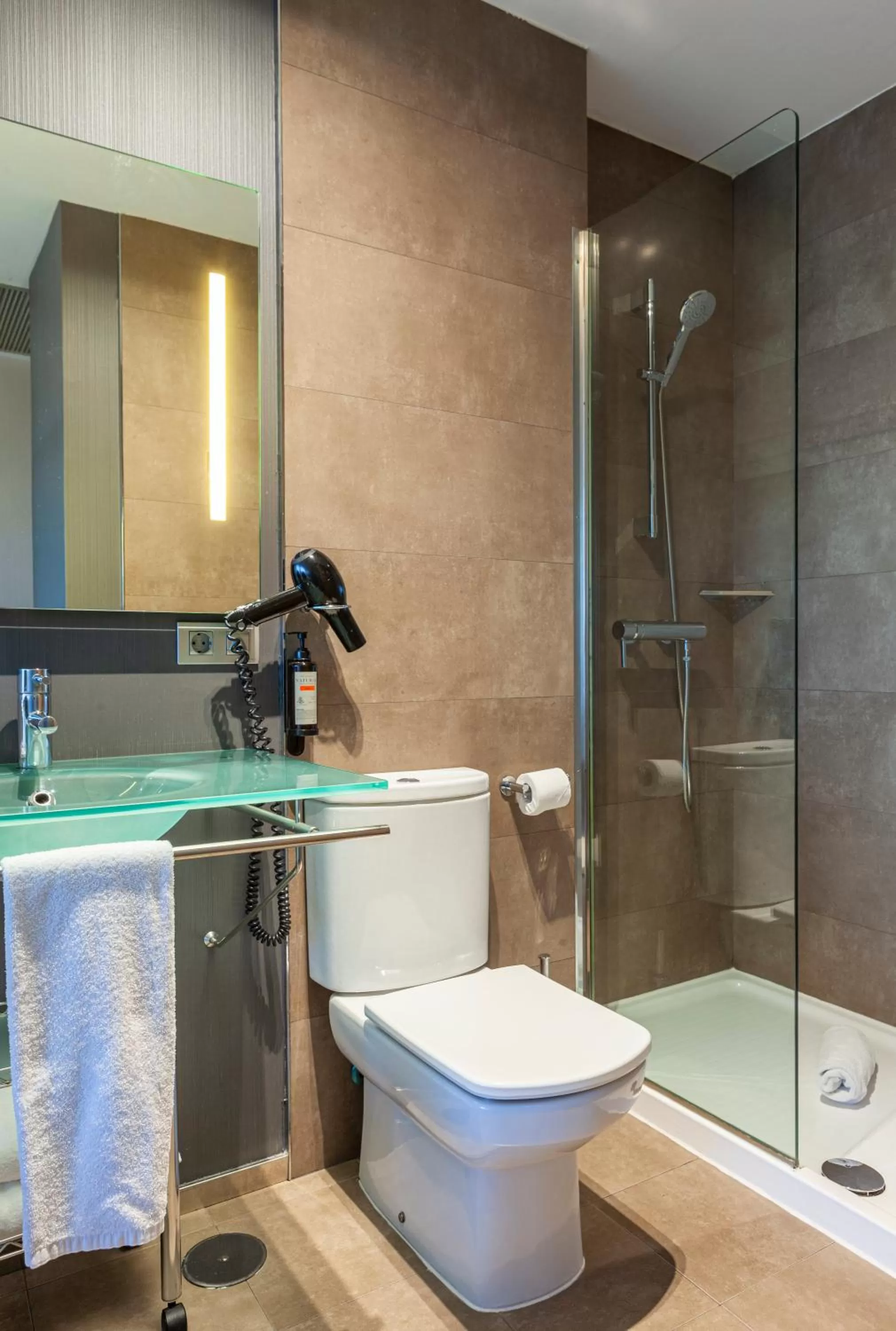 Shower in Porcel Torneo