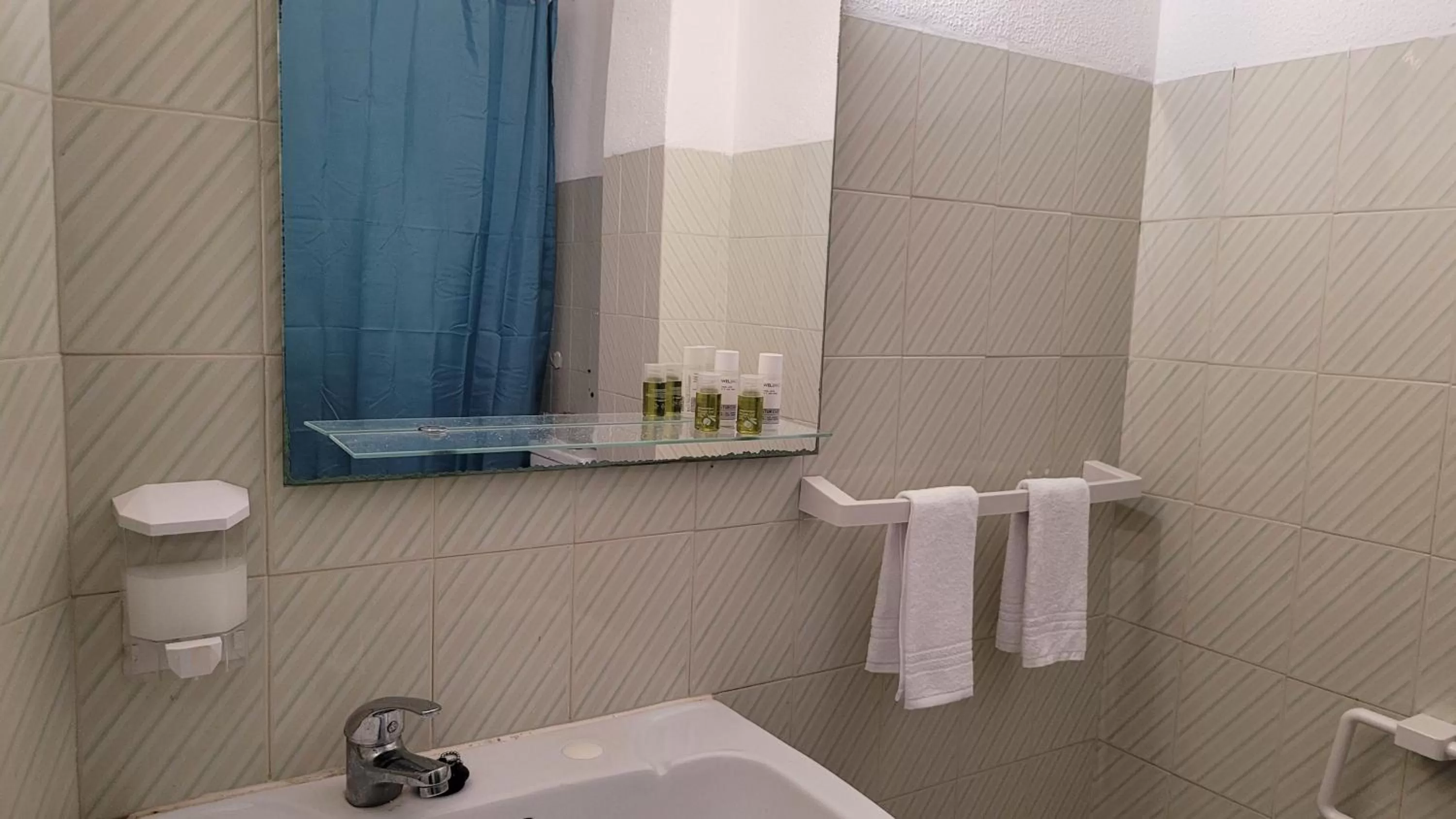 Bathroom in Residencia Paris