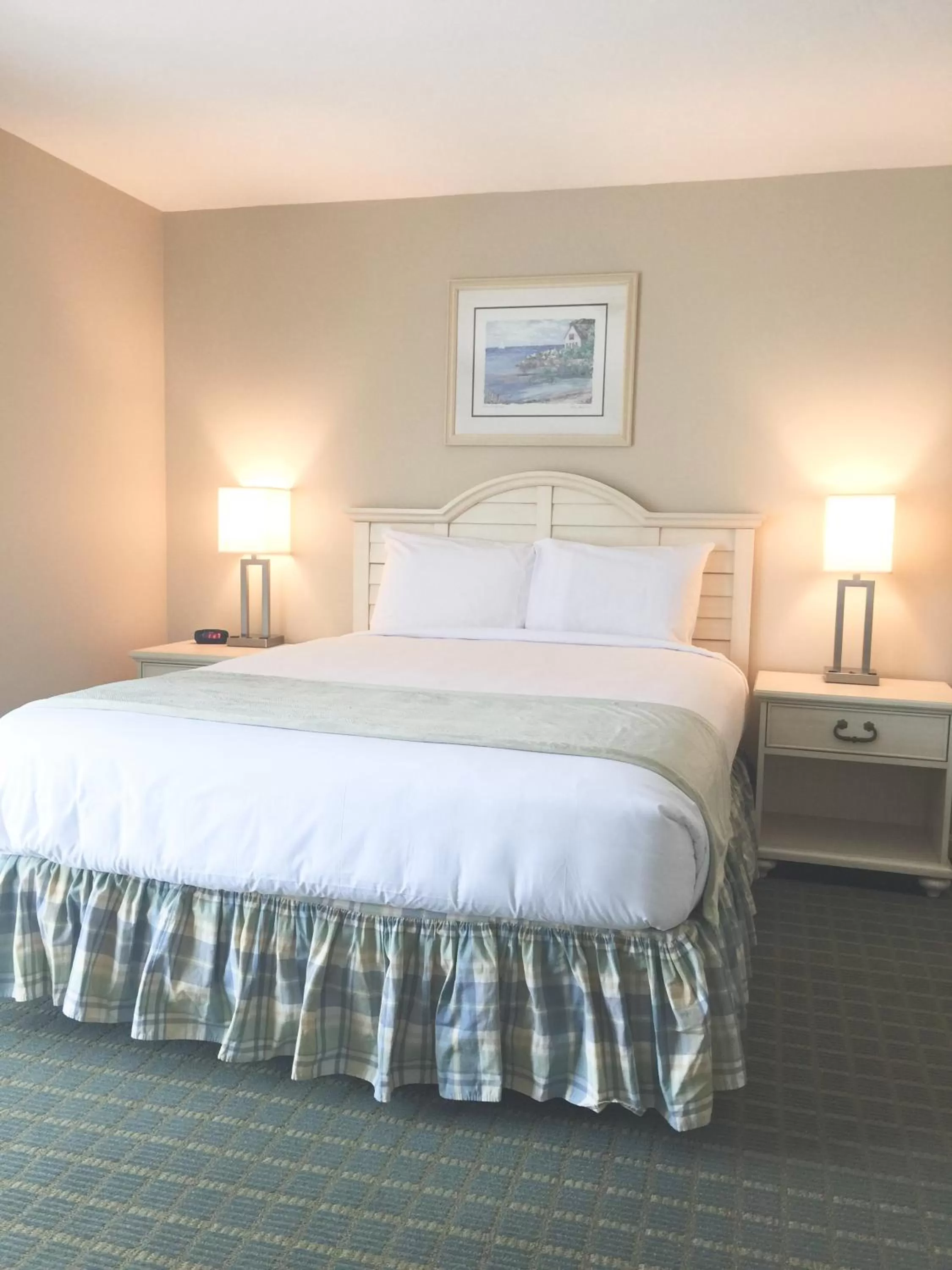 Bed in Cape Winds Resort