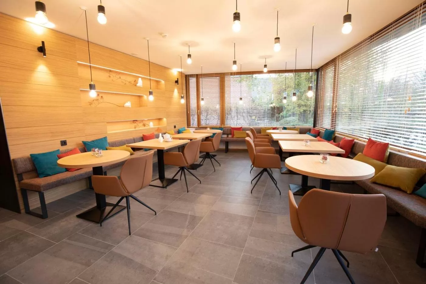 Restaurant/places to eat in B-Lodge Boutique Hôtel