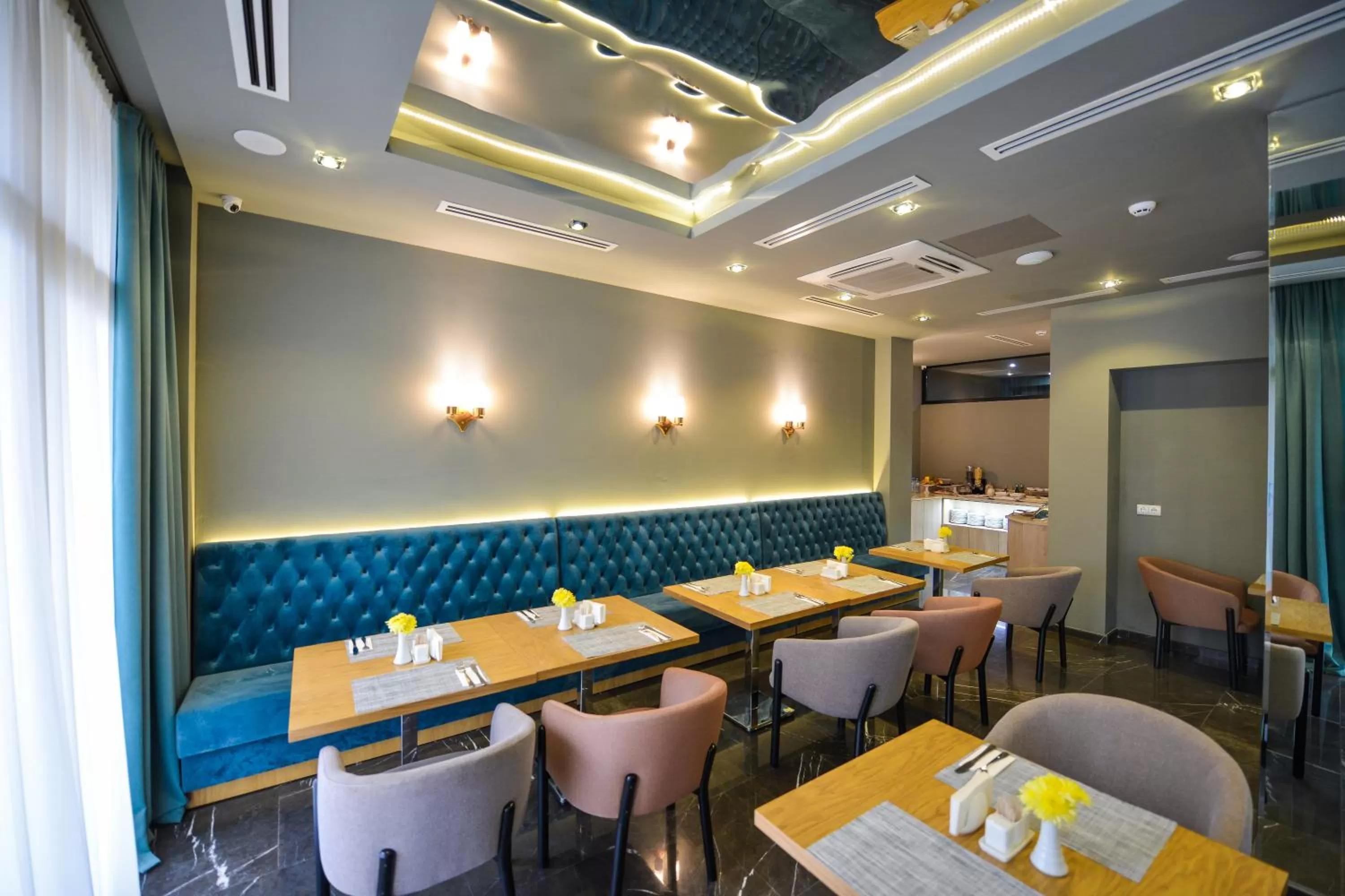 Restaurant/places to eat in River View Hotel Tbilisi