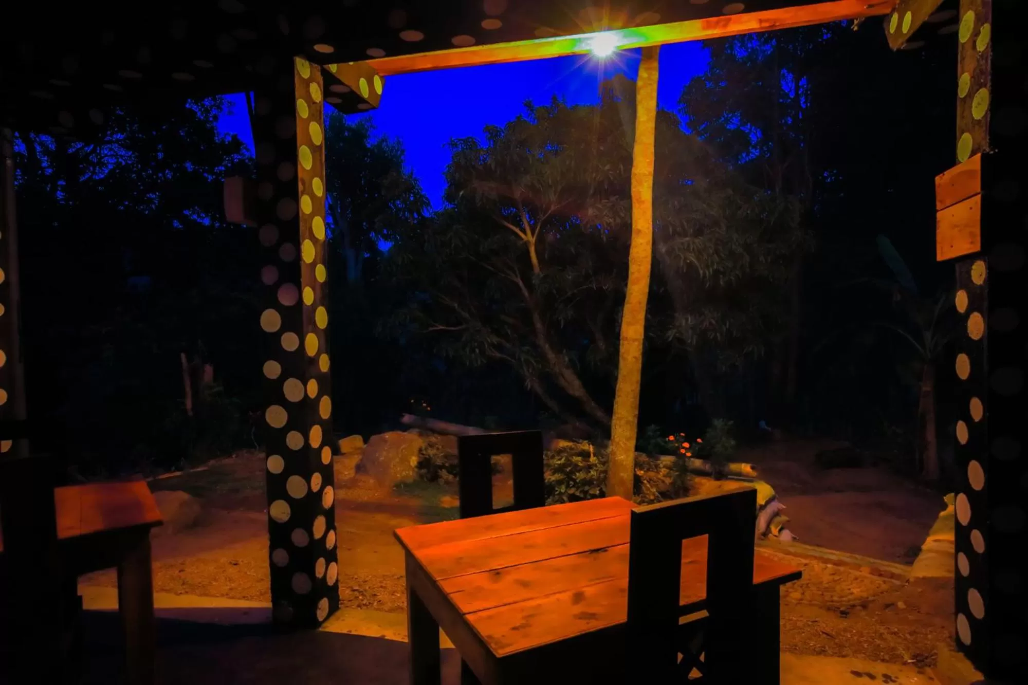 Restaurant/places to eat in The Winsome & Tree House