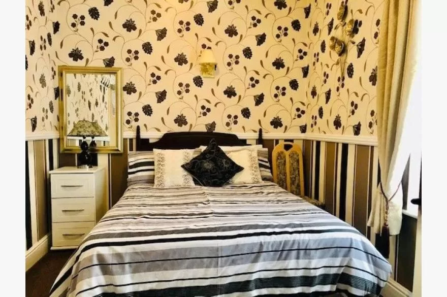 Bed in Dunromin Hotel