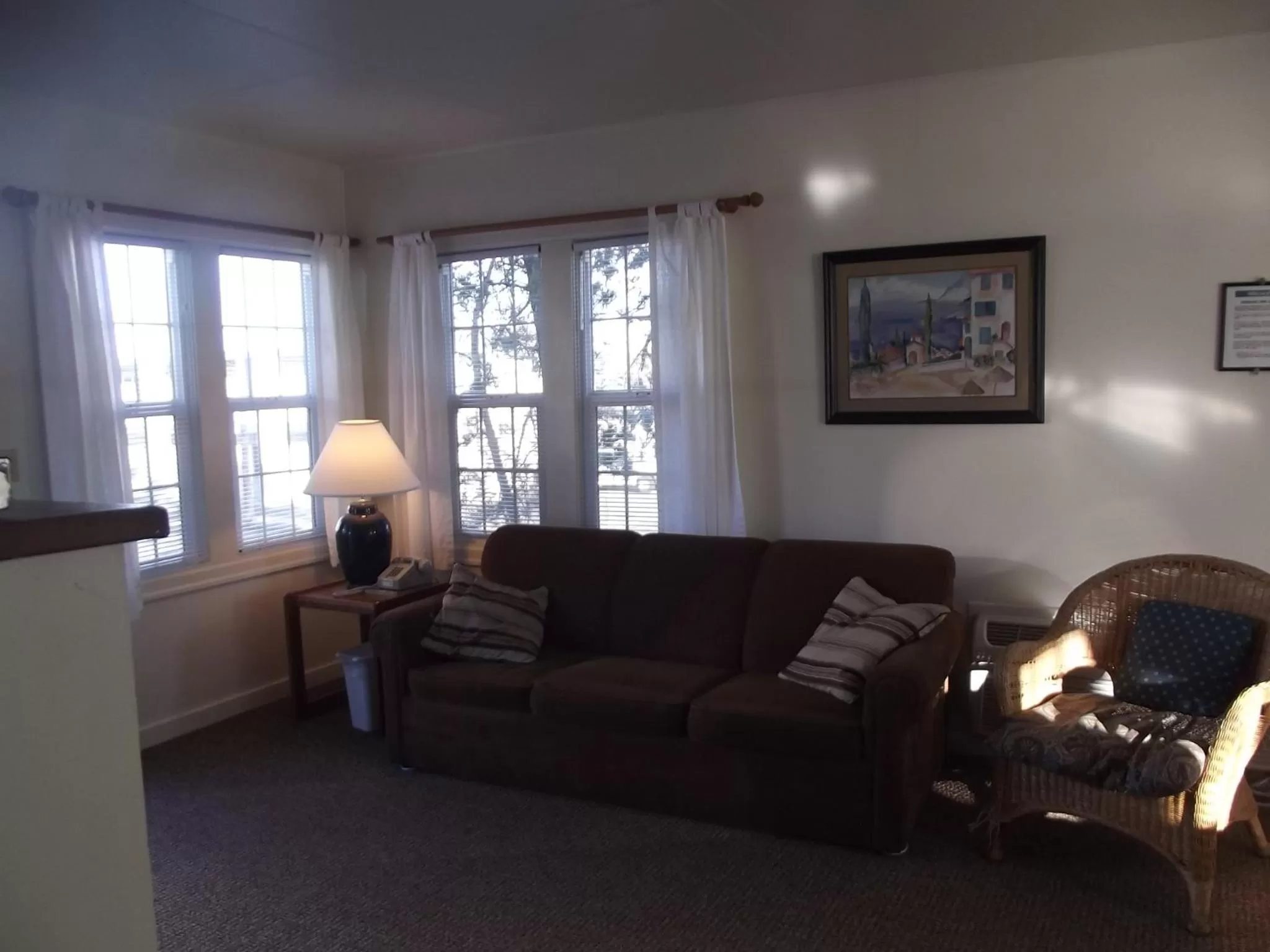 Living room, Seating Area in Hillcrest Inn