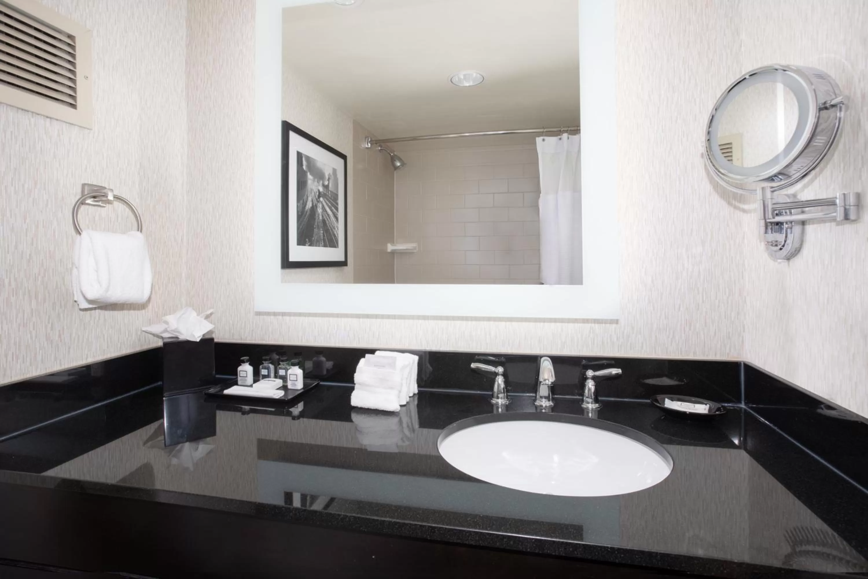 Photo of the whole room in Crowne Plaza Kansas City Downtown by IHG