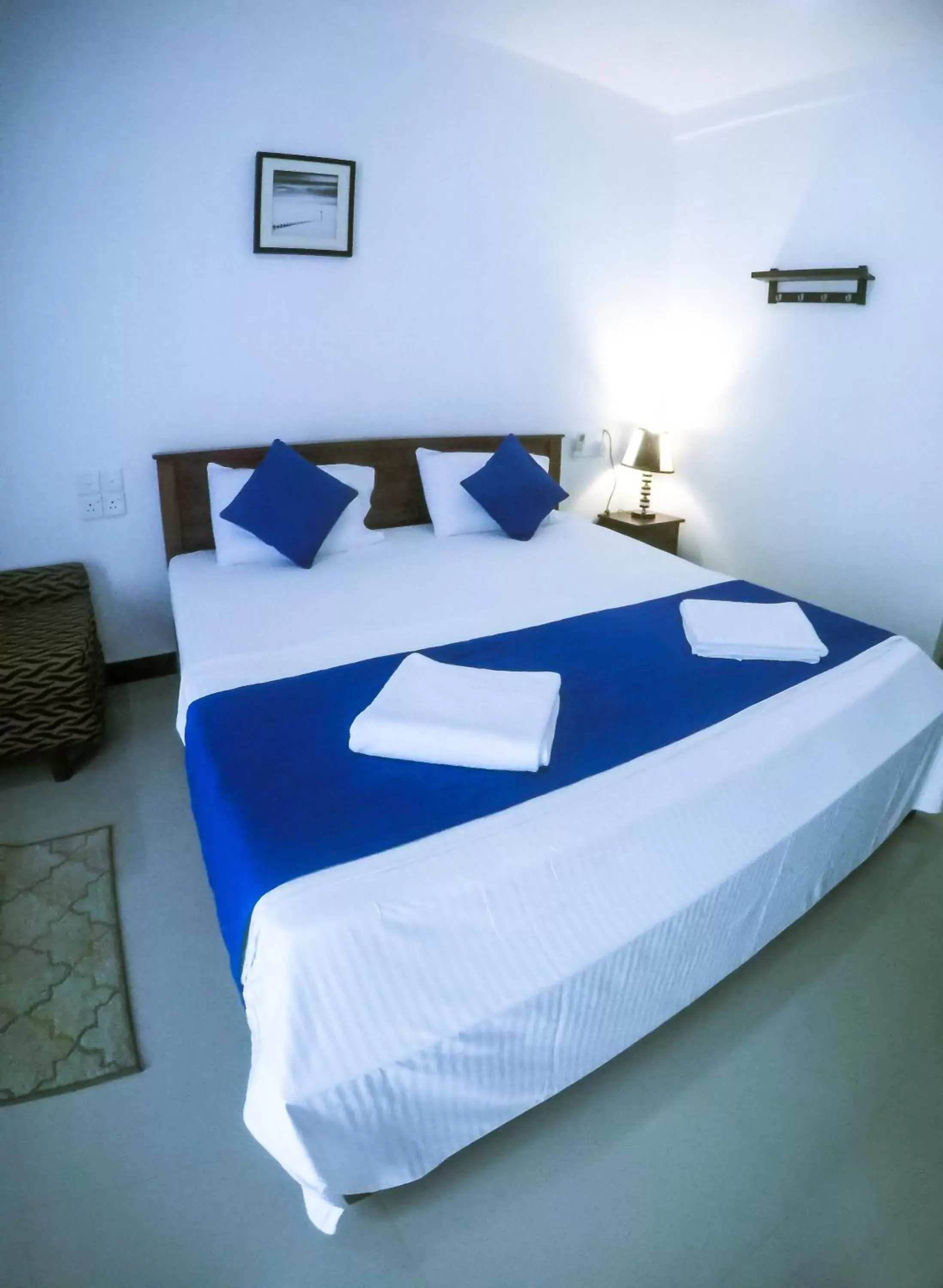 Deluxe Triple Room in Mirissa Blue Whale Holiday Hotel Deluxe Triple Room in Mirissa Blue Whale Holiday Hotel