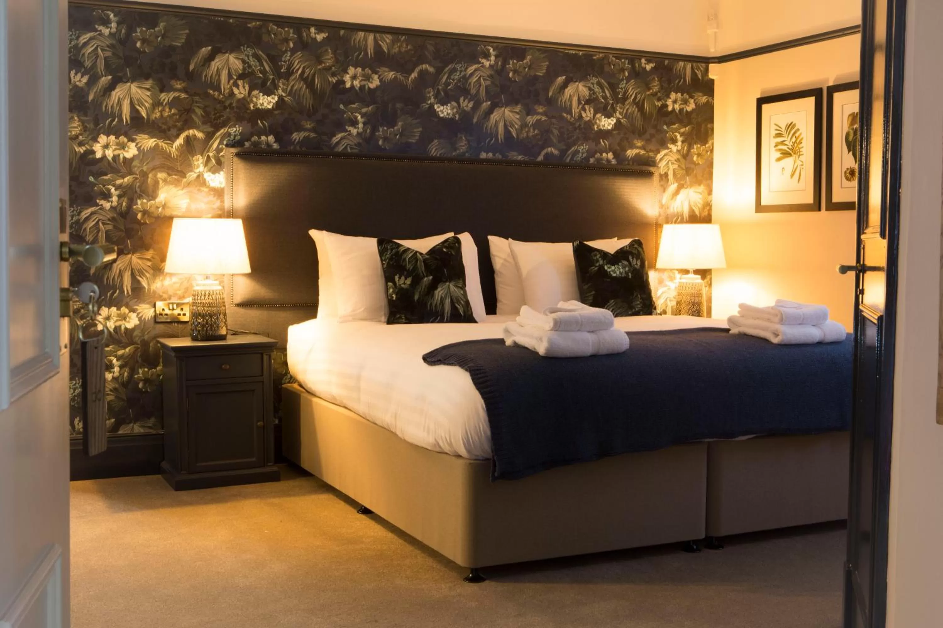 Bed in Wynnstay Arms, Ruabon, Wrexham