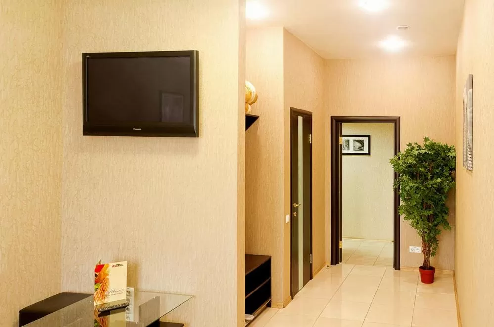 TV and multimedia in Hotel 8th Mile