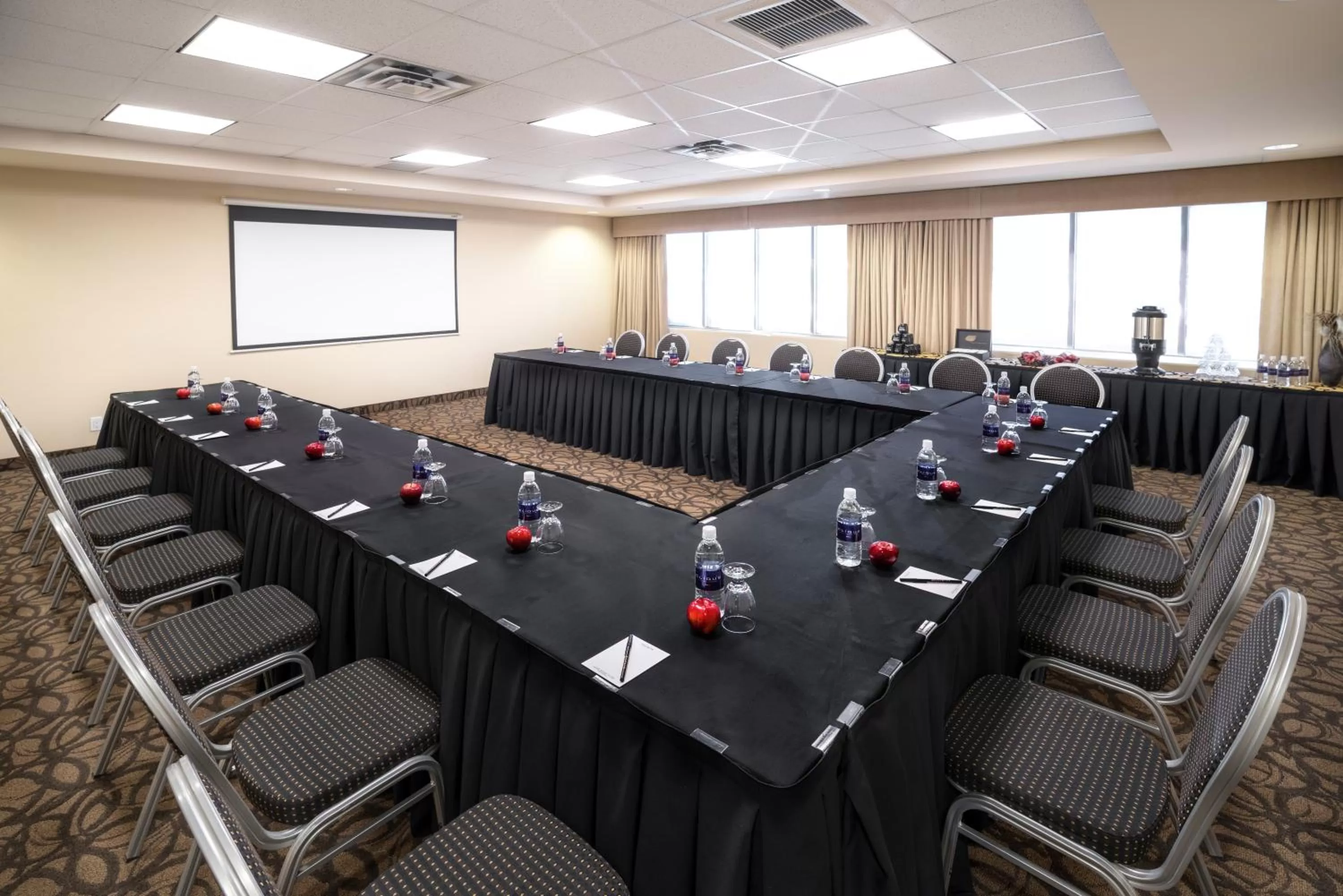 Meeting/conference room in Acclaim Hotel by CLIQUE