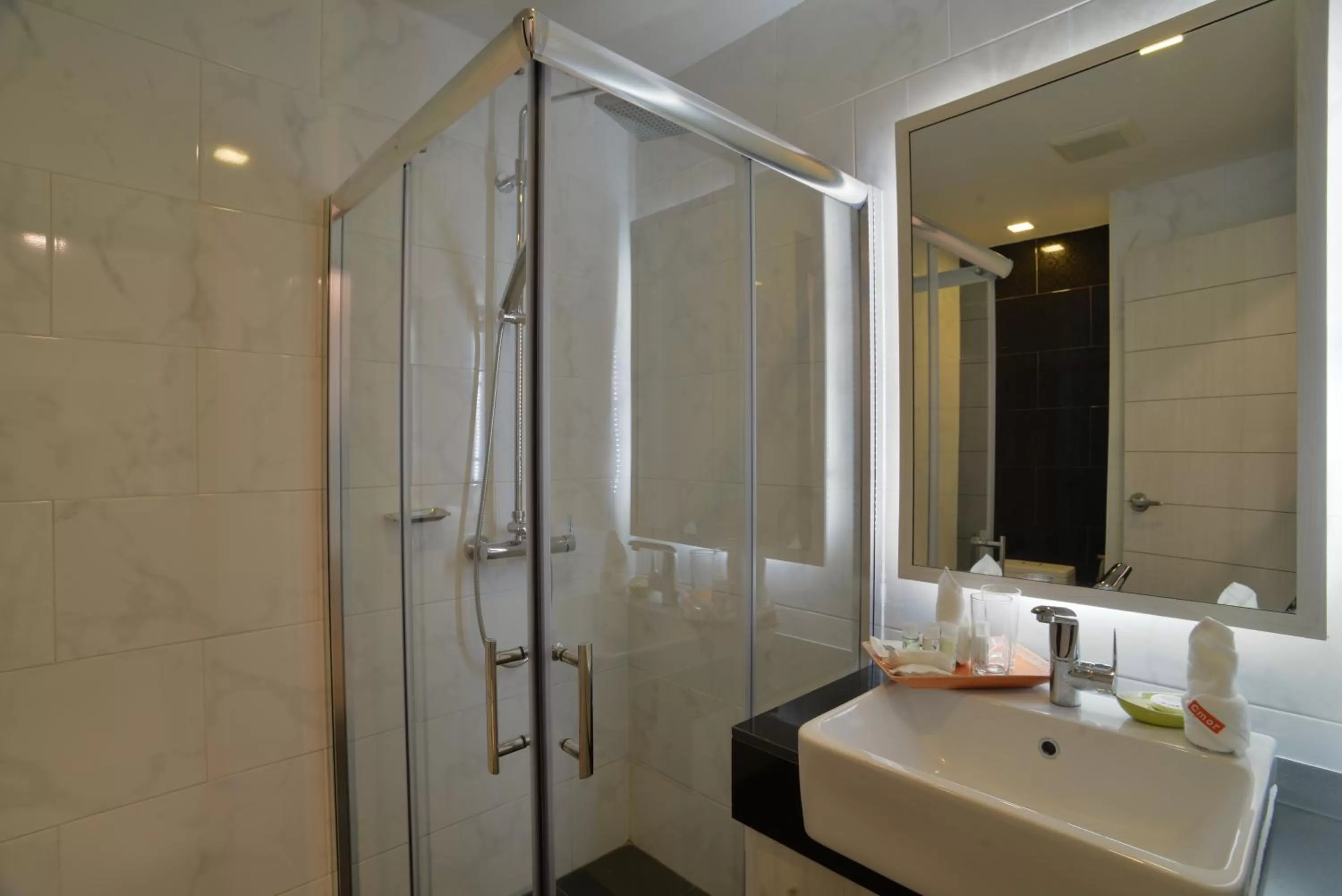 Shower in Cmor by Recall Hotels SHA Extra Plus