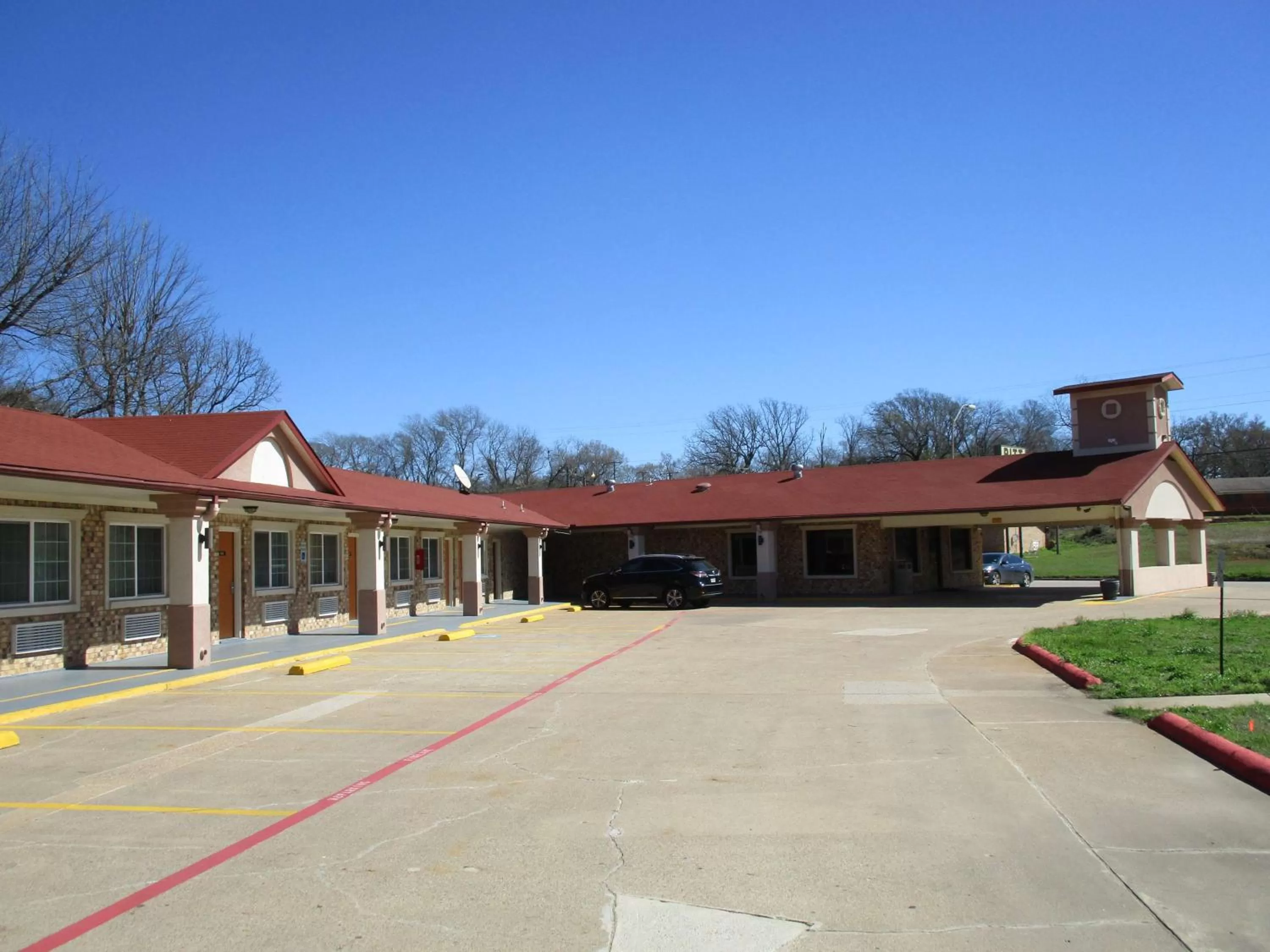 Property Building in Best Western Palestine Inn