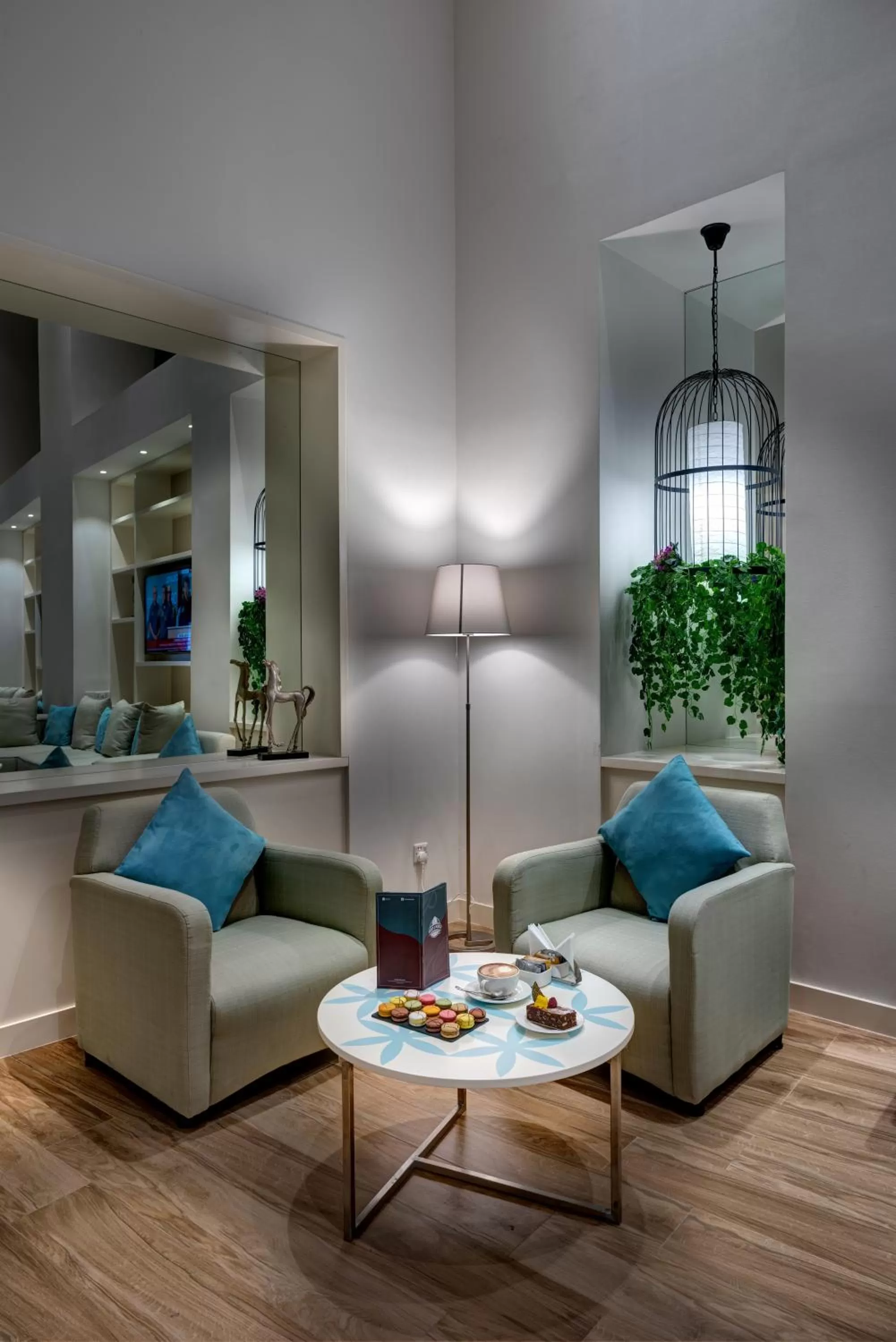 Food and drinks in TIME Oak Hotel & Suites