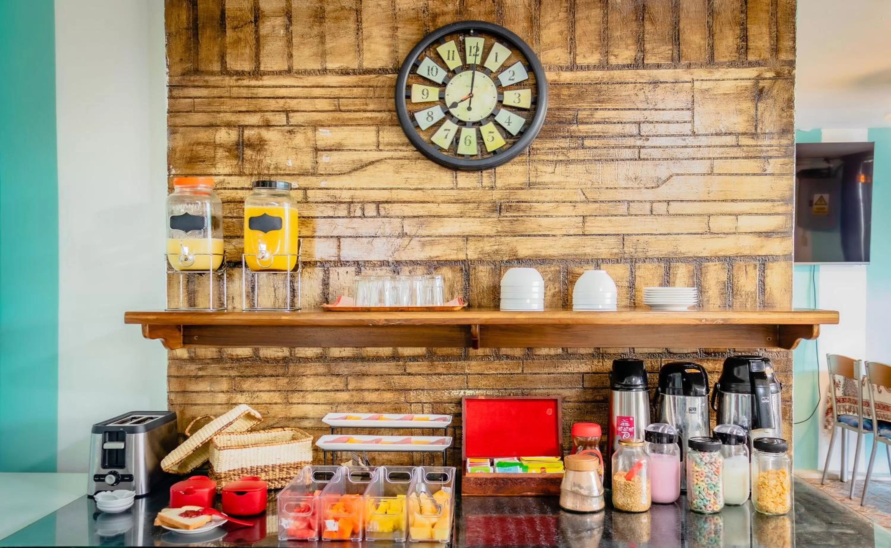 Restaurant/places to eat in Hostal Antares