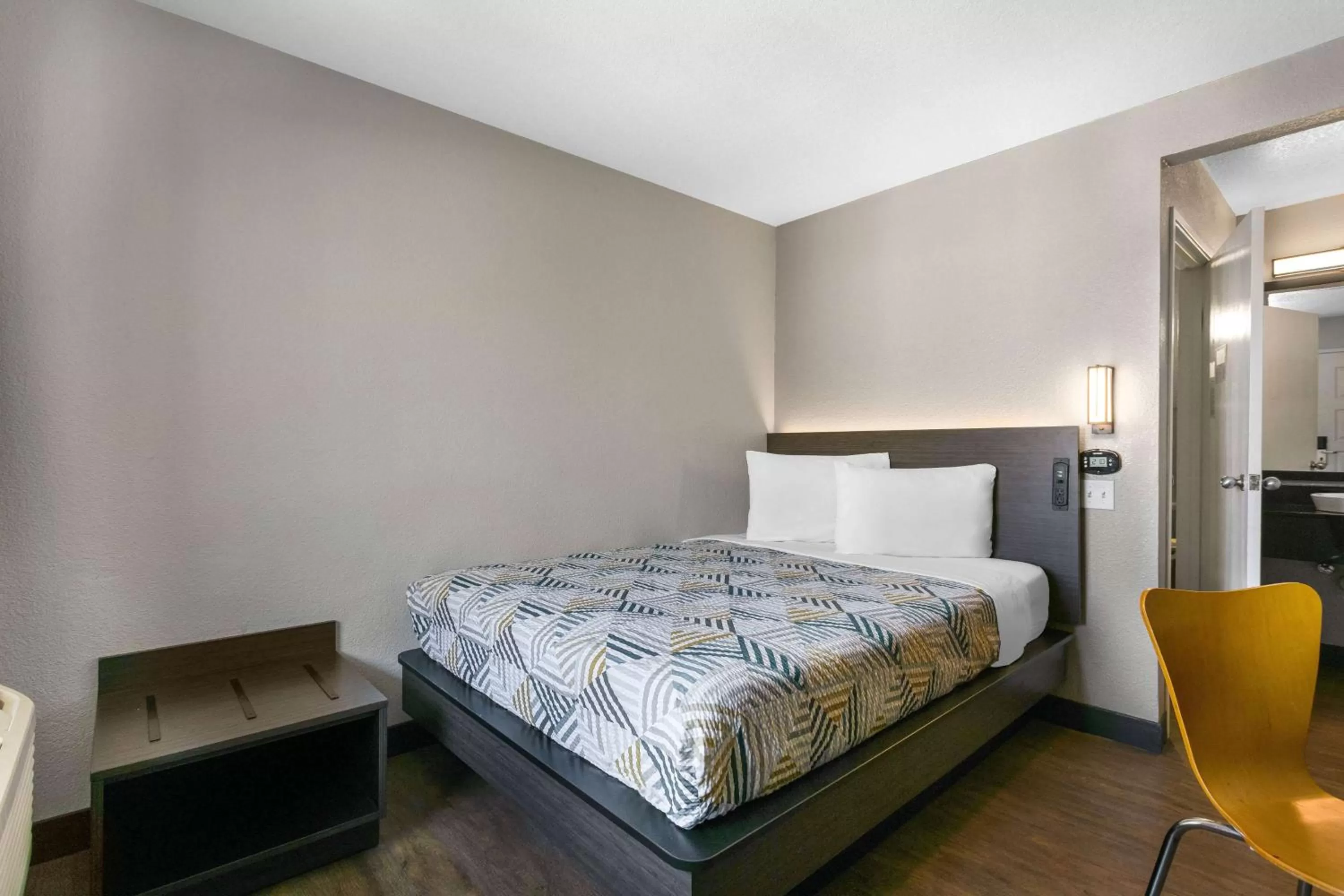 Photo of the whole room, Bed in Motel 6-Merced, CA - North