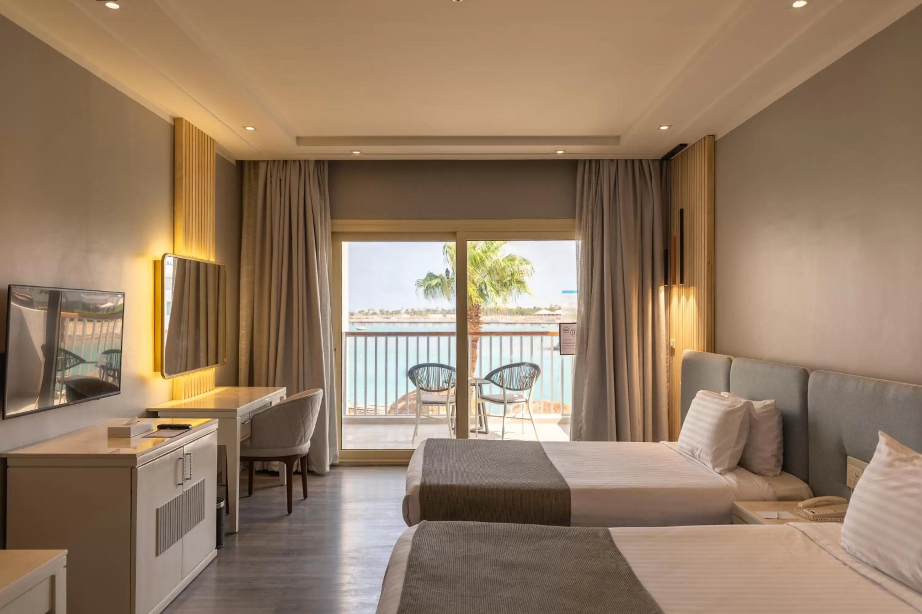 Bedroom, Bed in Sunrise Crystal Bay Resort -Grand Select