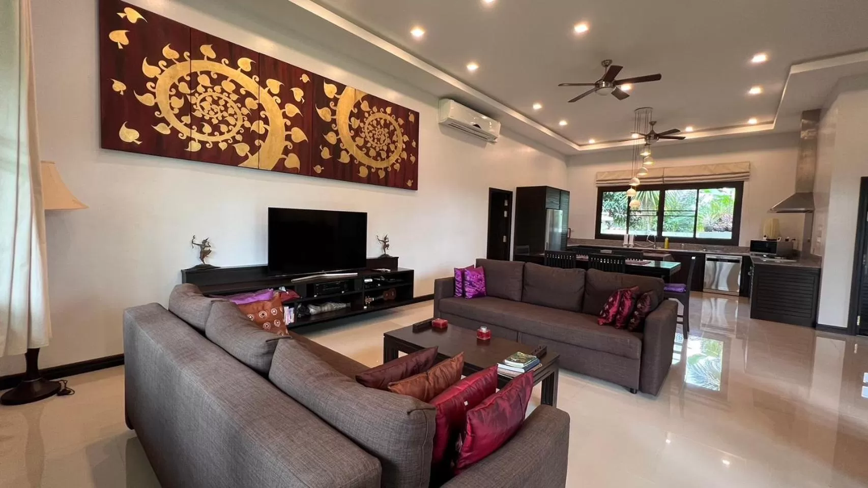 Communal lounge/ TV room in ThaiLife Wellness & Meditation Resort- SHA Plus