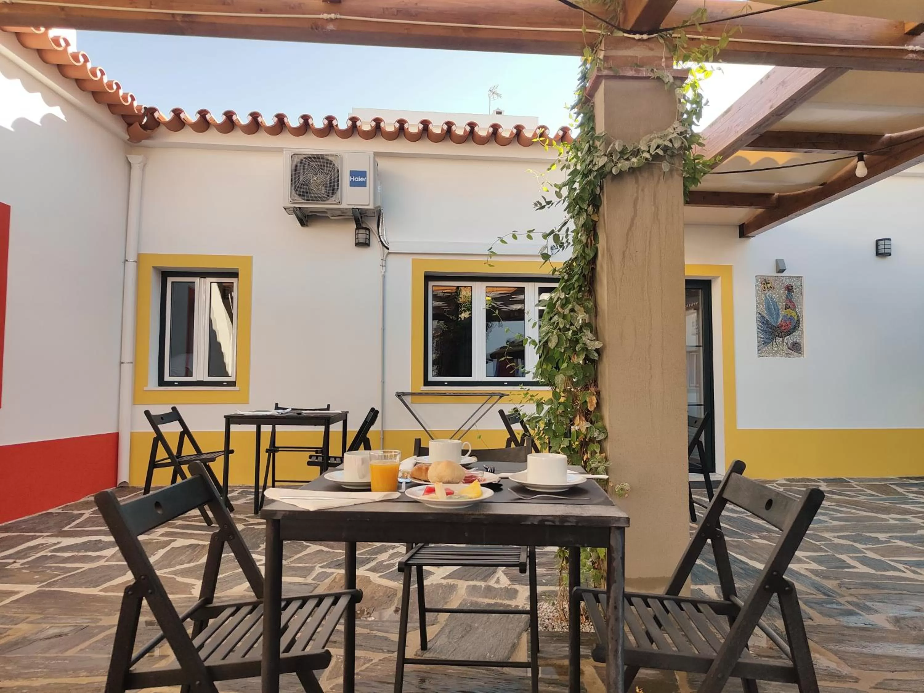 Breakfast in Luxury Palm Suites