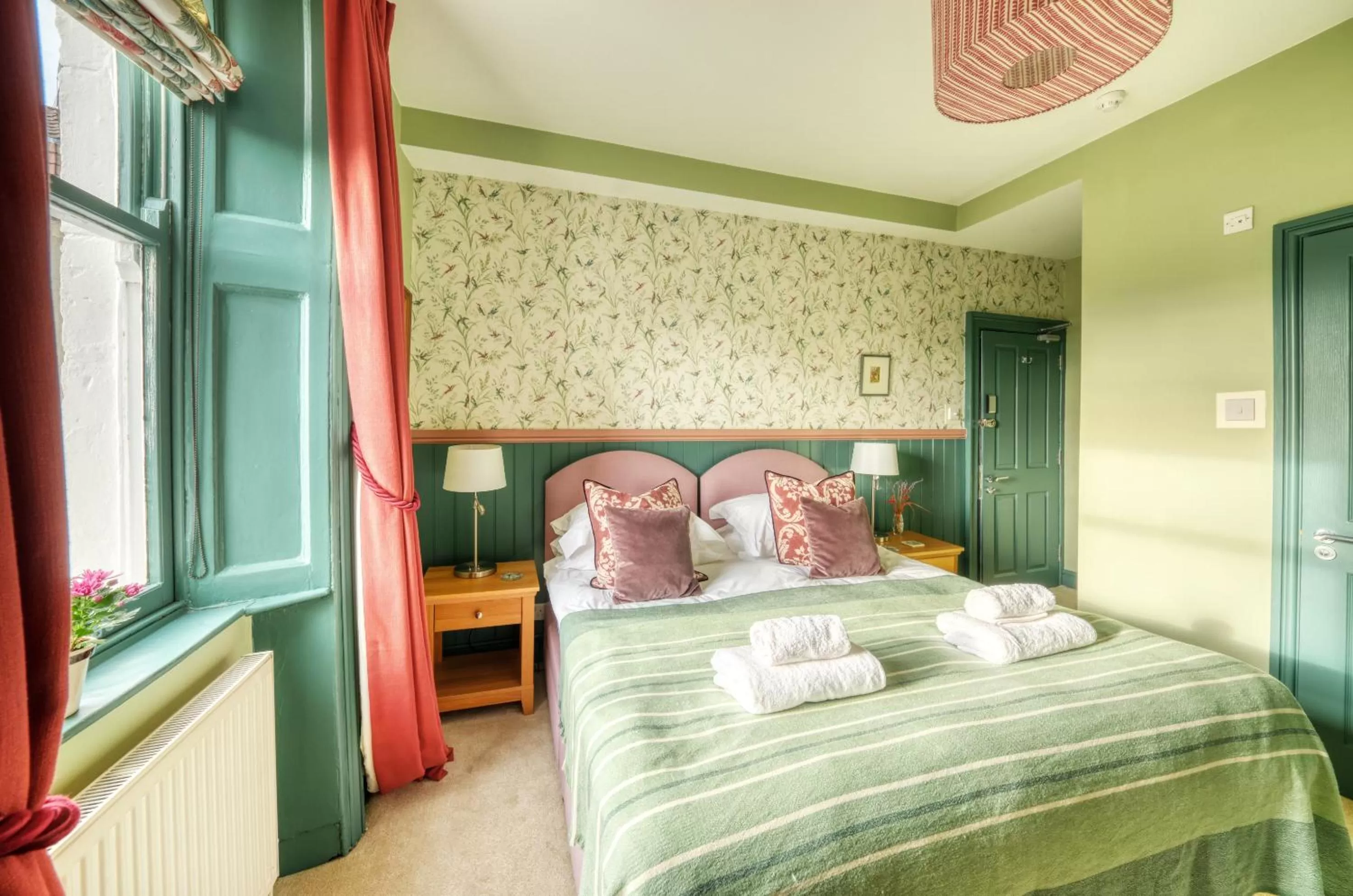 Bedroom, Bed in Hill House