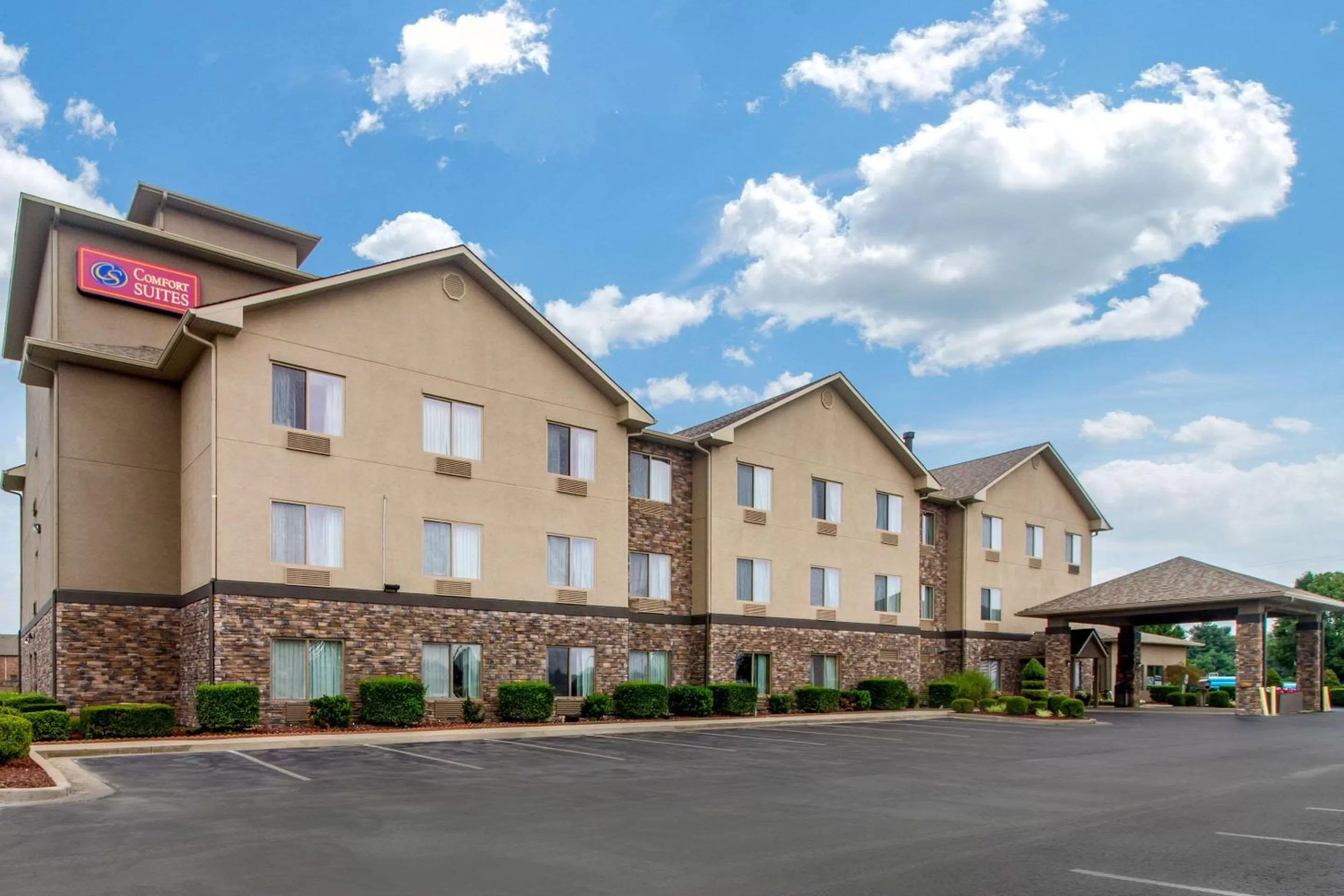 Property building in Comfort Suites Danville