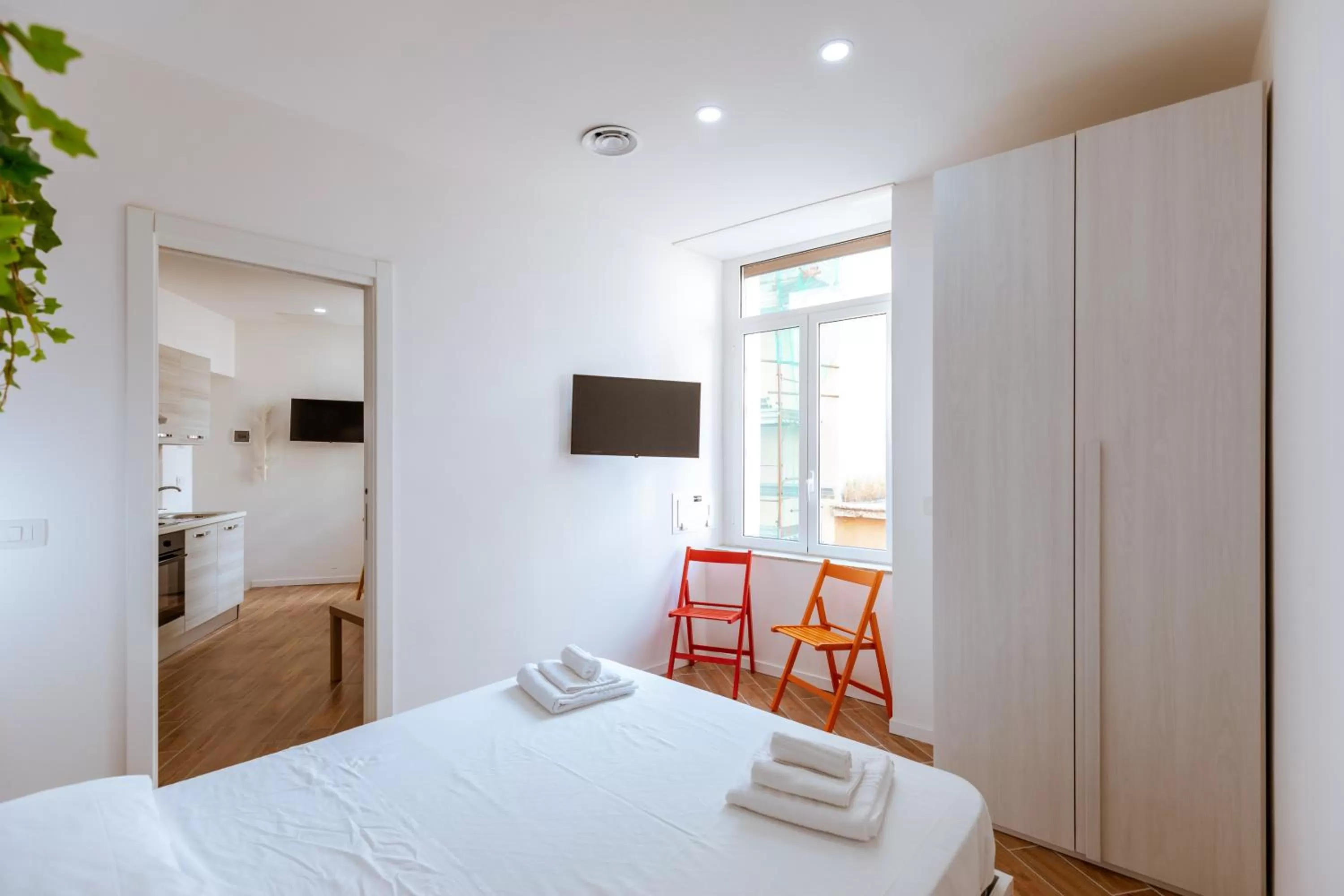 Bedroom, Bed in Central House - Apartments in Naples