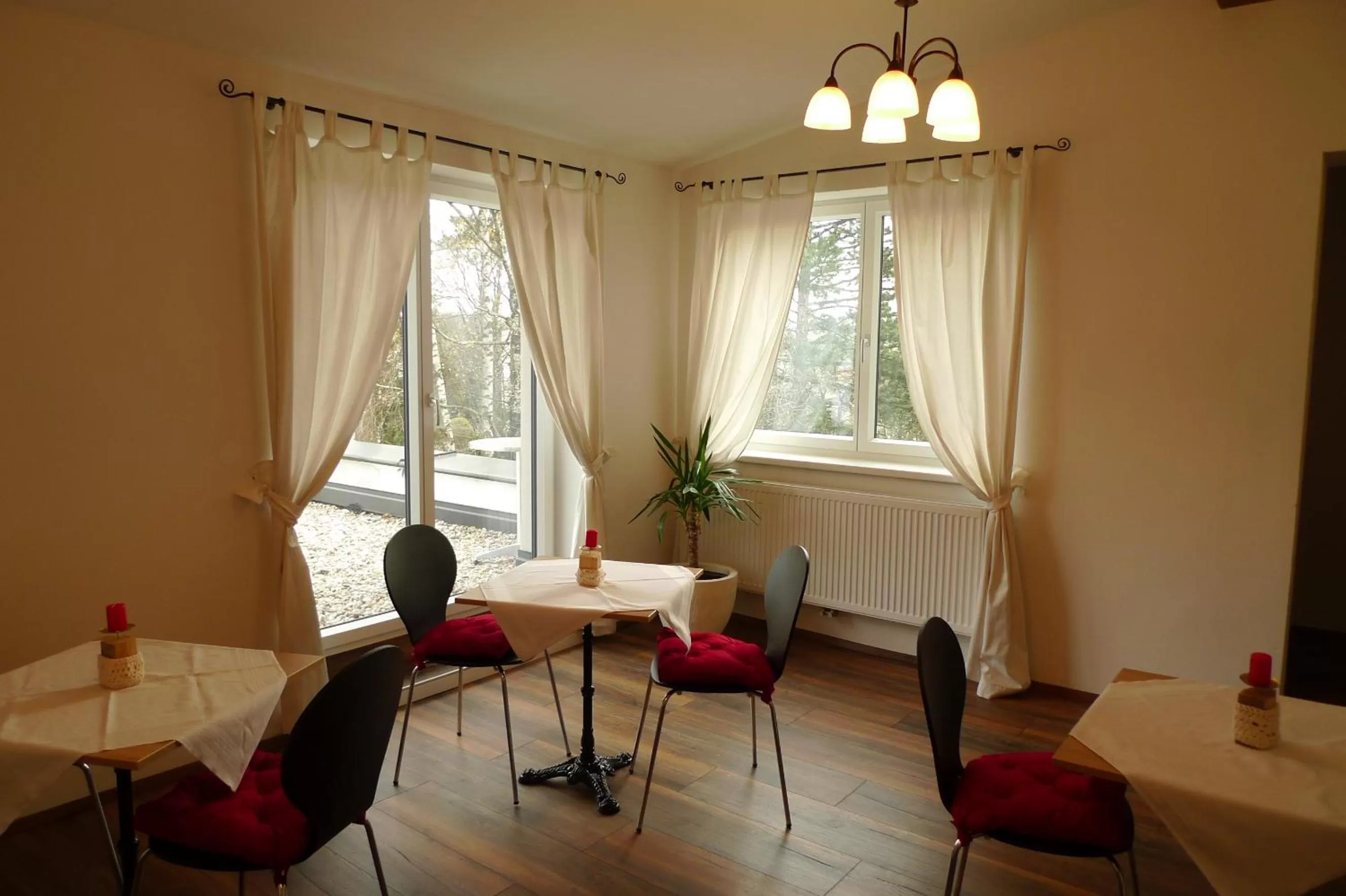 Day in Pension Marillenhof