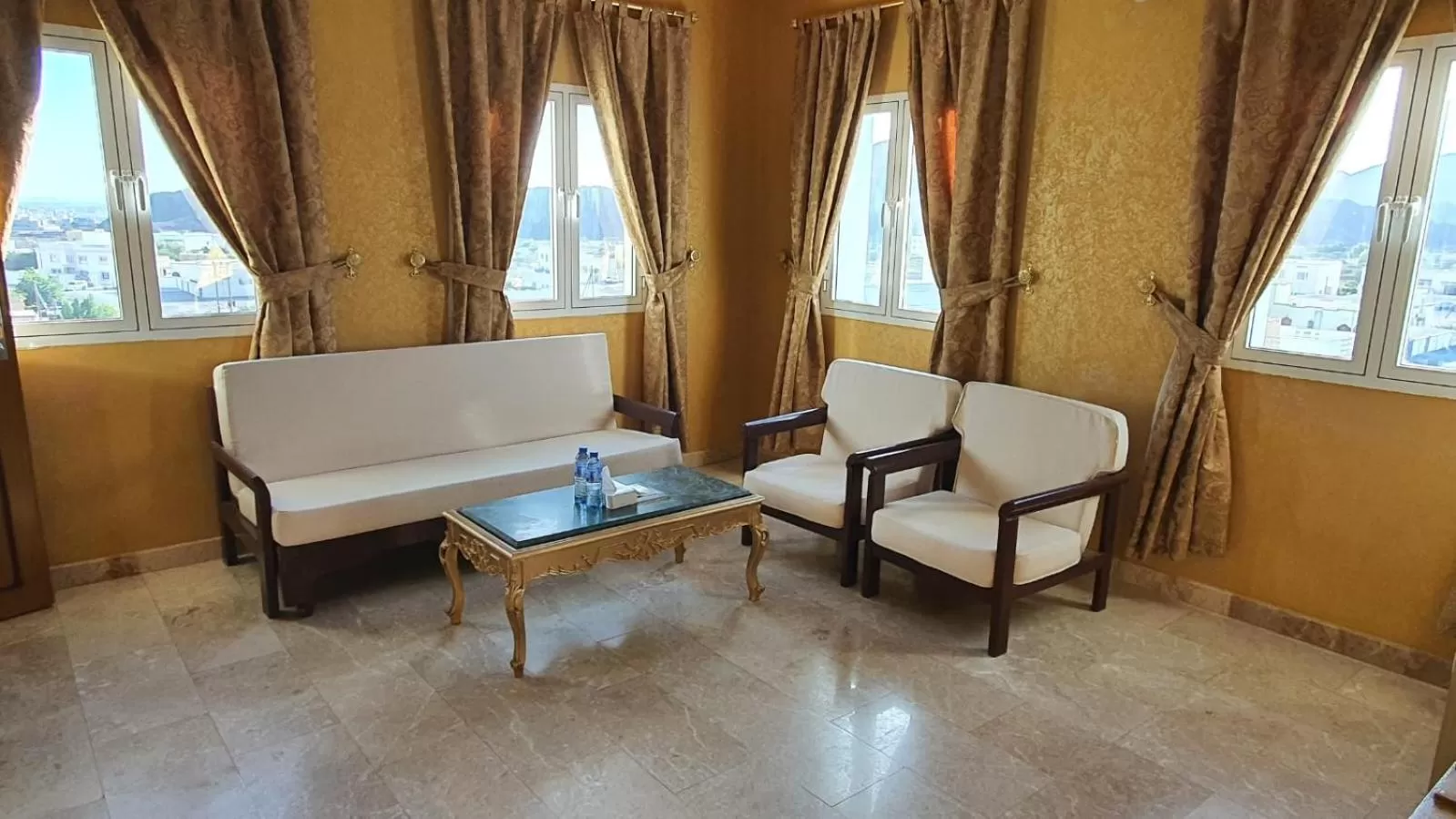 Suite in Jibreen Hotel