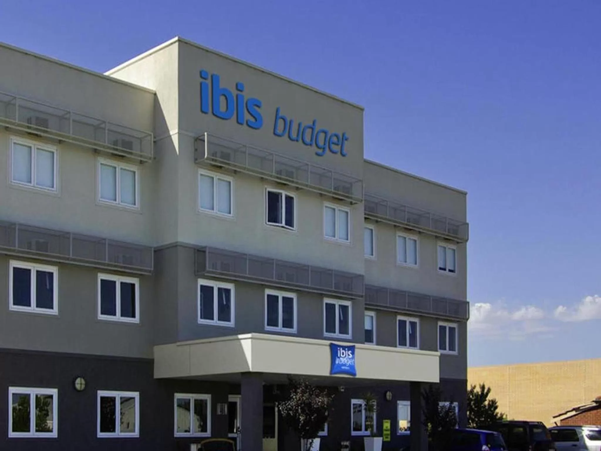 Property building in ibis Budget Perth Airport