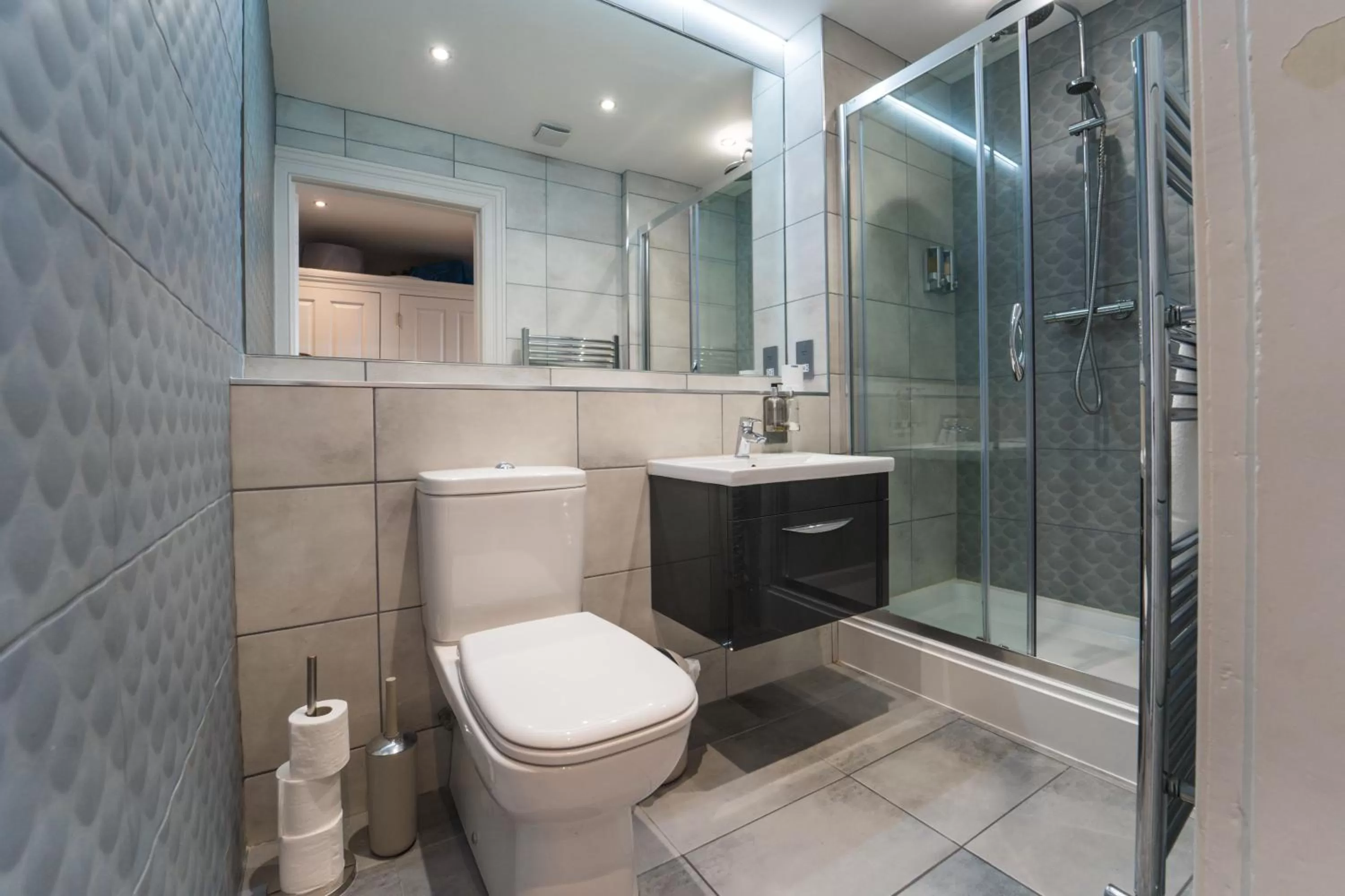 Bathroom in 1 Elliot Terrace