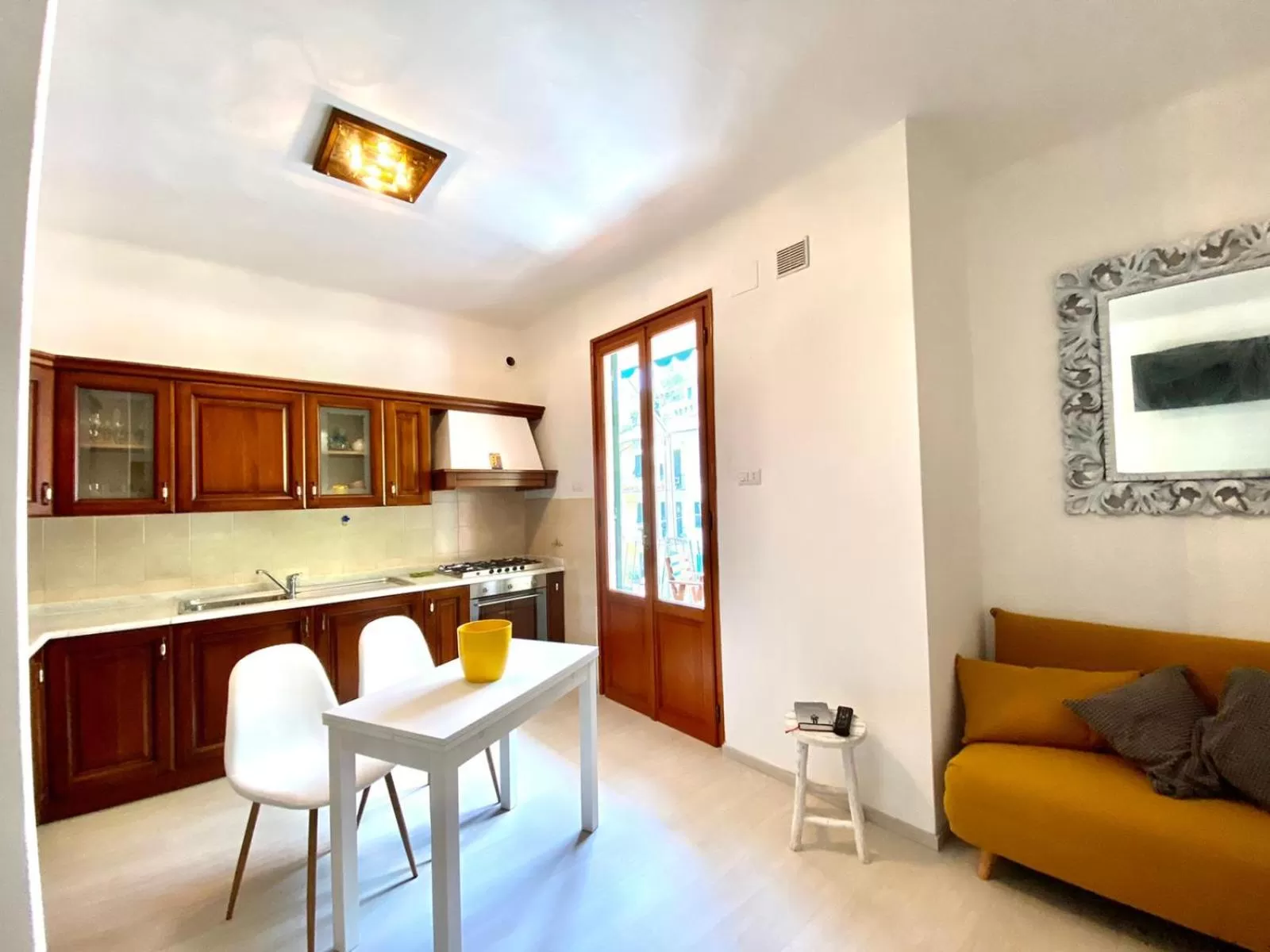 Kitchen or kitchenette in Oasi Hotel