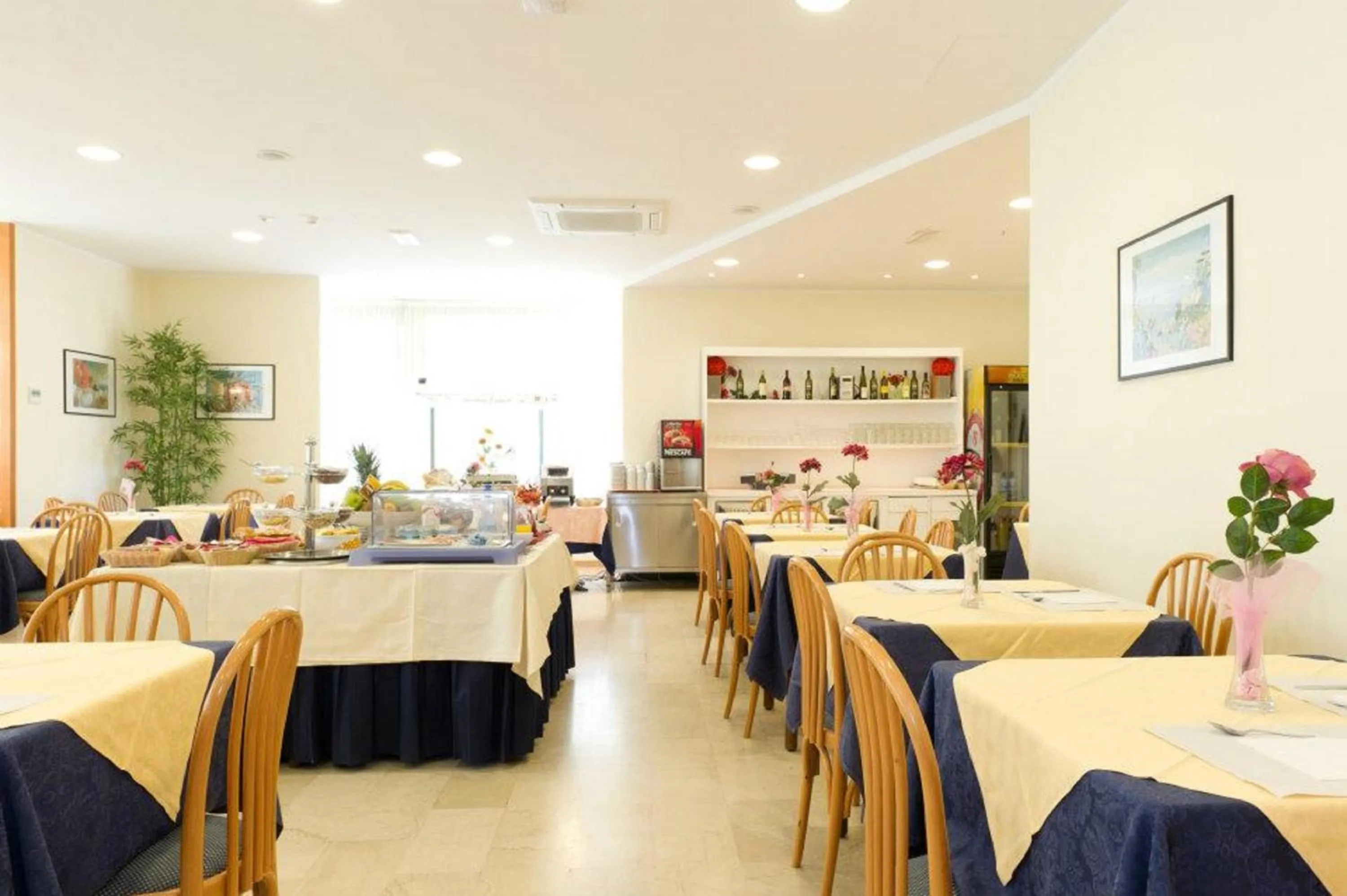 Restaurant/places to eat in Hotel St Pierre