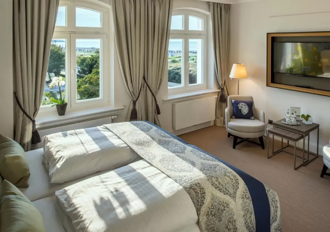 Double Room with Partial Sea View - single occupancy in Hotel Am Leuchtturm Double Room with Partial Sea View - single occupancy in Hotel Am Leuchtturm