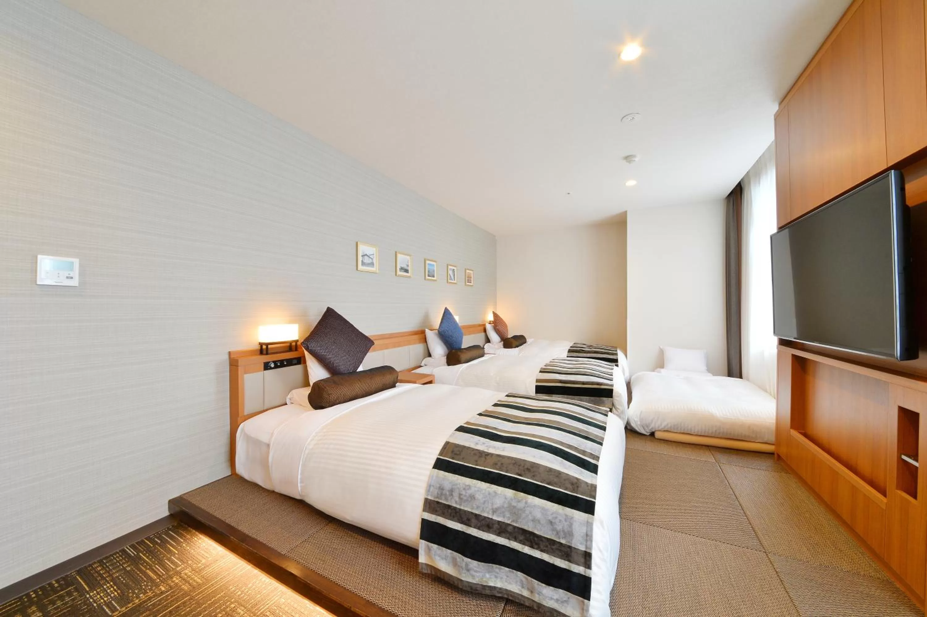 Photo of the whole room, Bed in Hakodate Kokusai Hotel