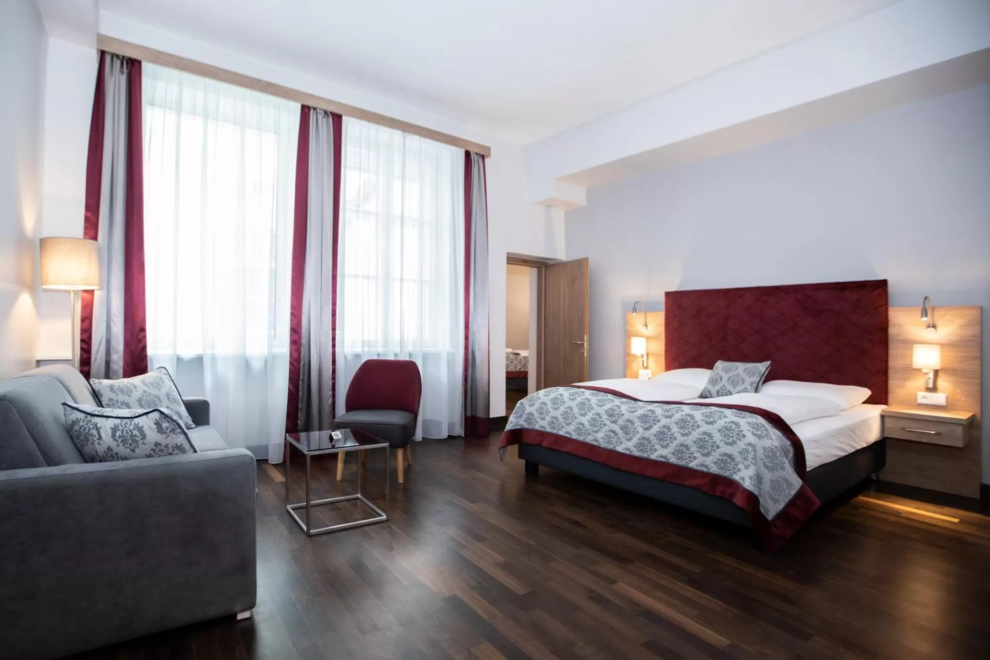 Hotel Elefant Family Business