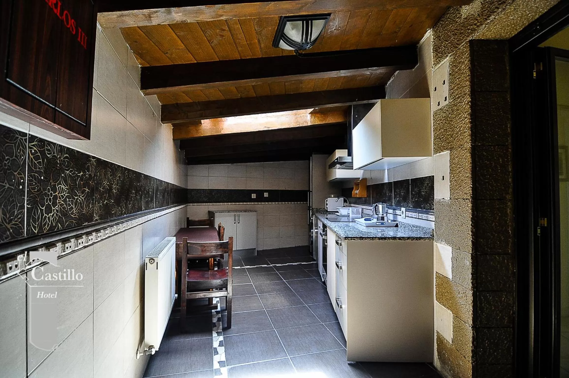 Communal kitchen in Hotel Rural el Castillo
