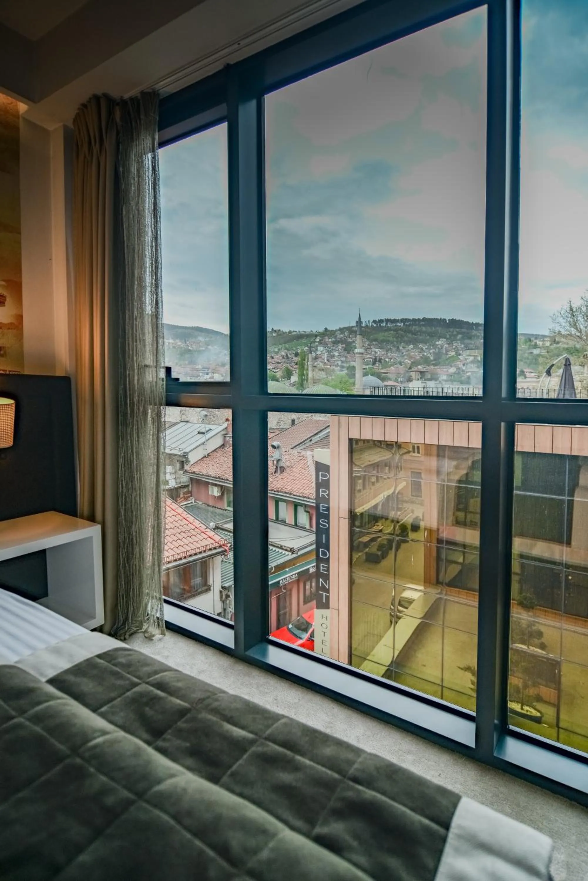 City view, Bed in Hotel President Sarajevo