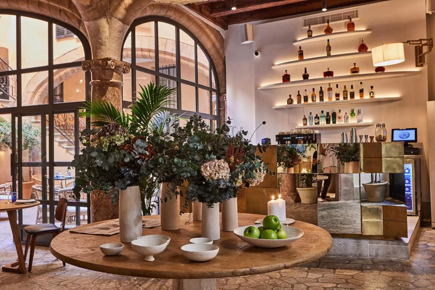 Restaurant/places to eat in Puro Grand Hotel