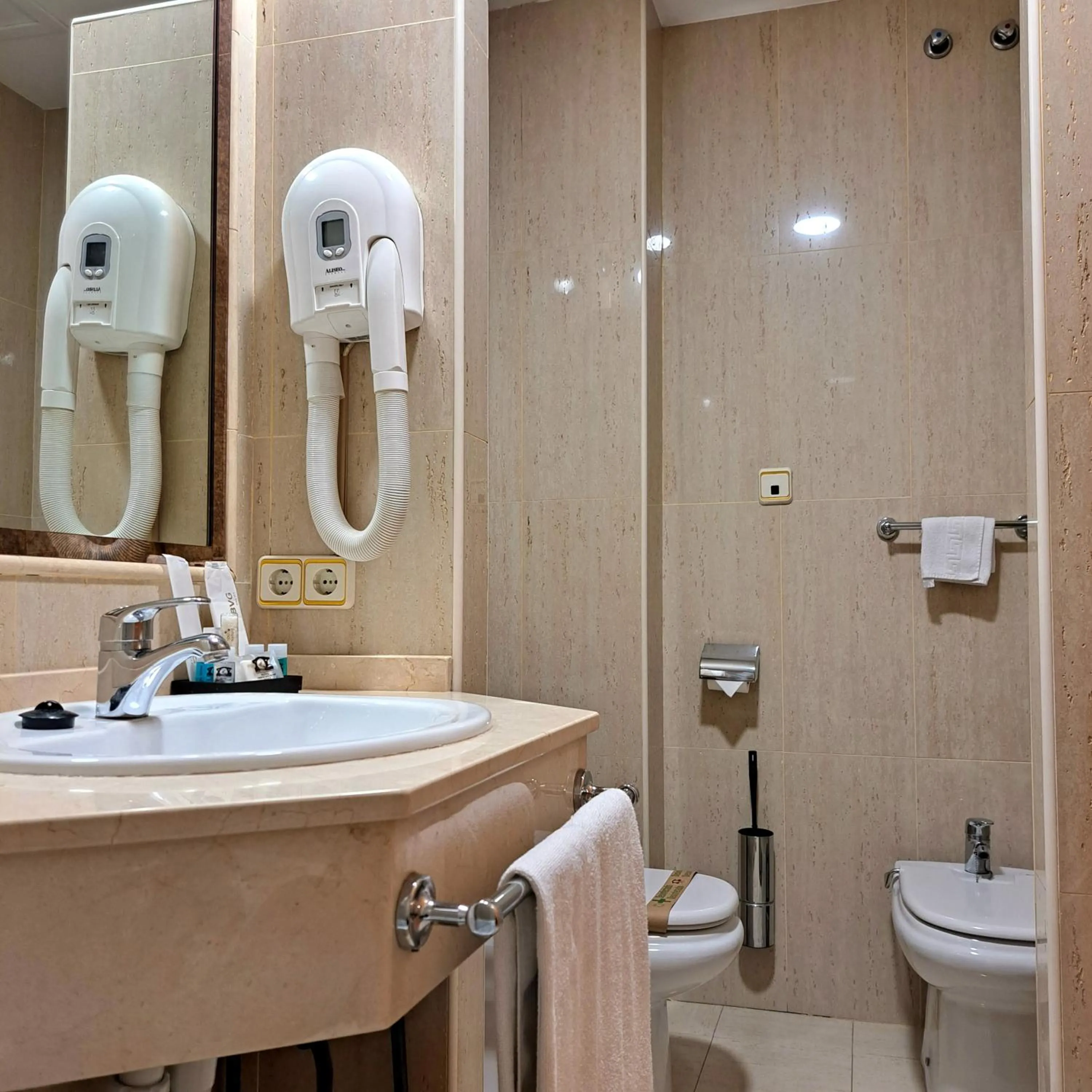 Bathroom in Hotel Ciudad Cangas de Onis