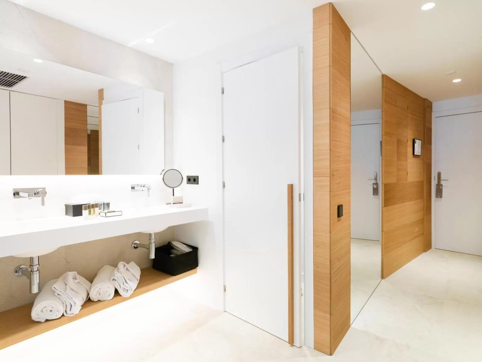 Bathroom in Nakar Hotel