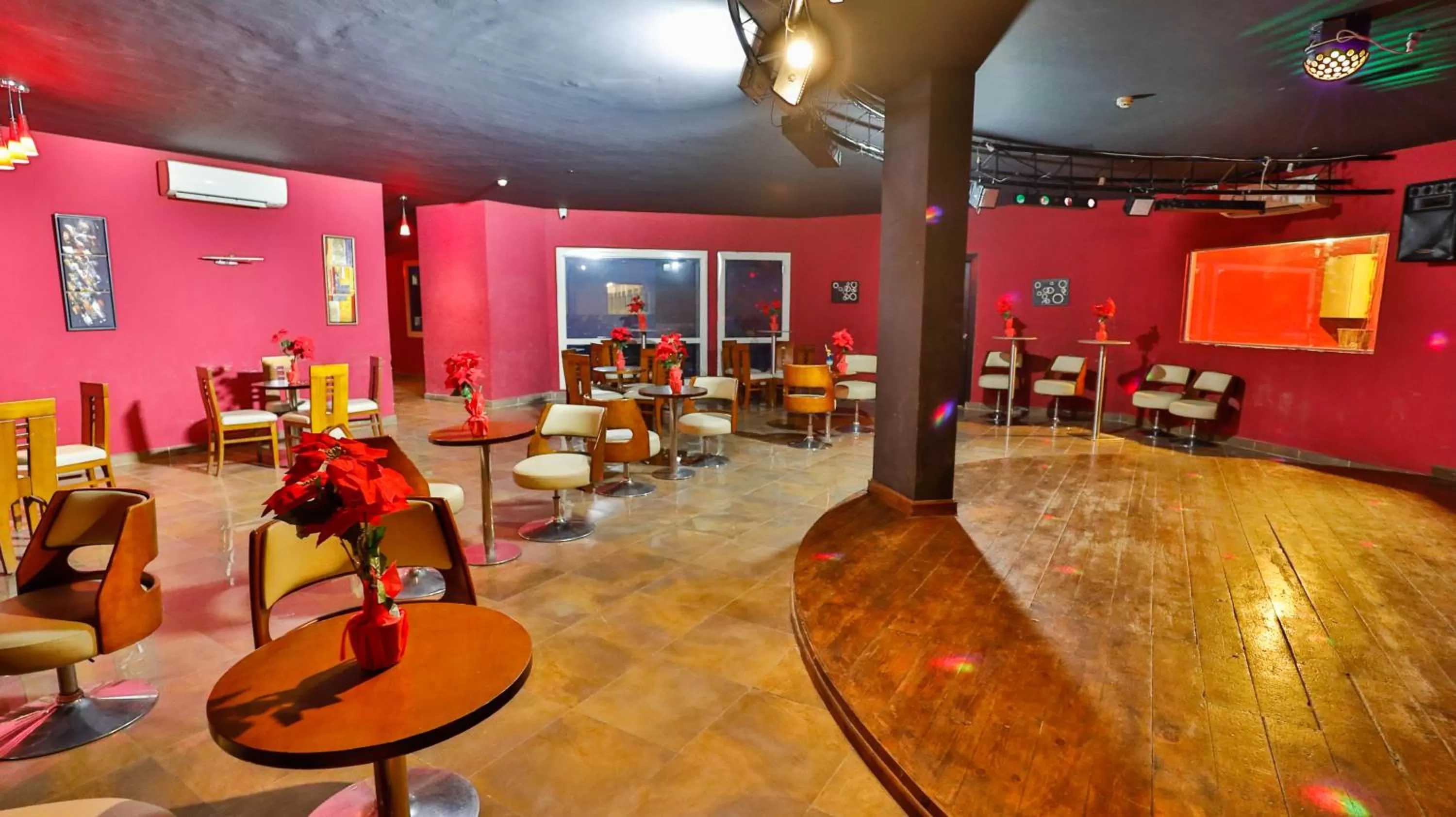 Nightclub / DJ in Coral Sun Beach