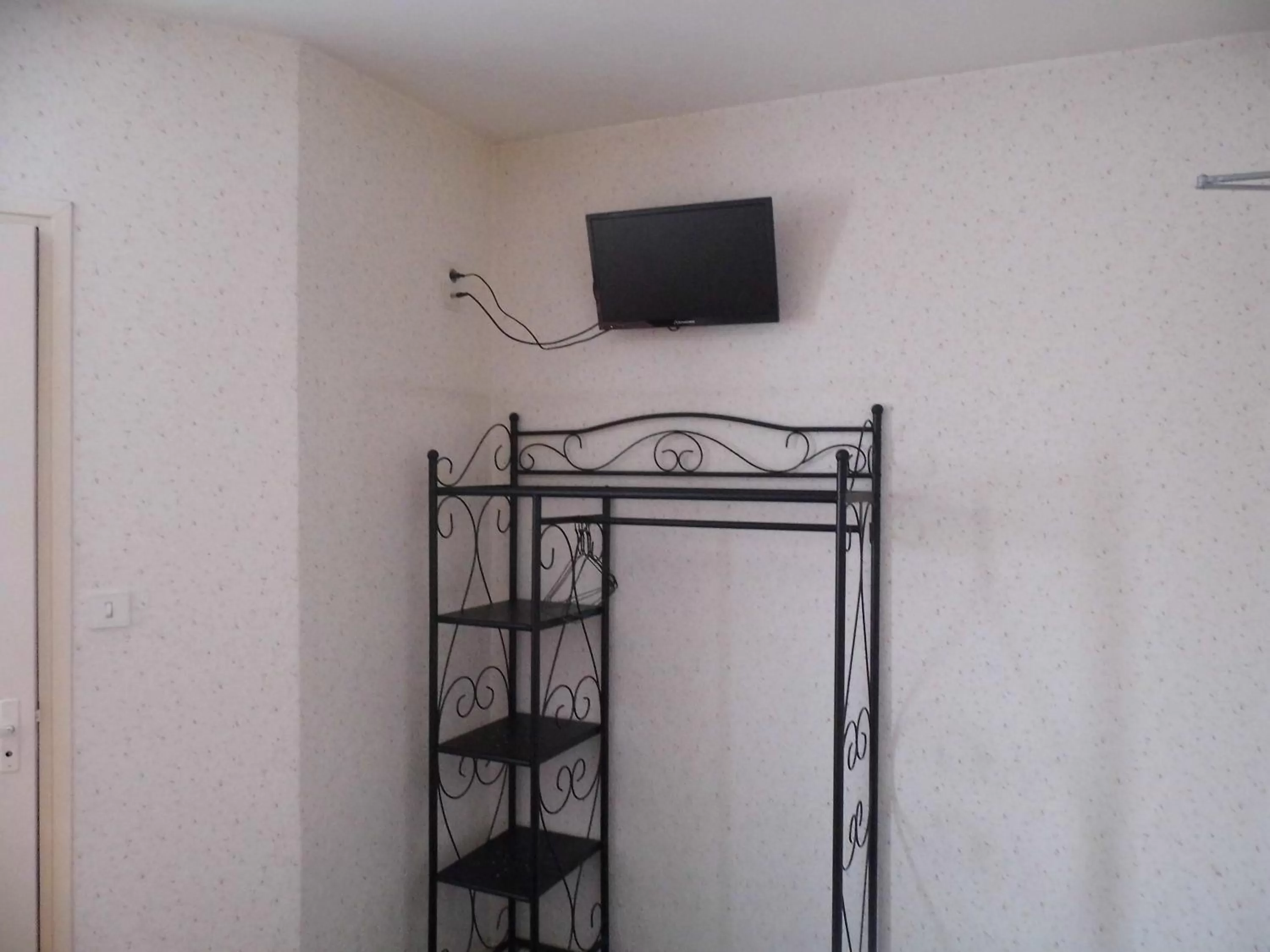 TV/Entertainment Center in A L'Orée du Bois