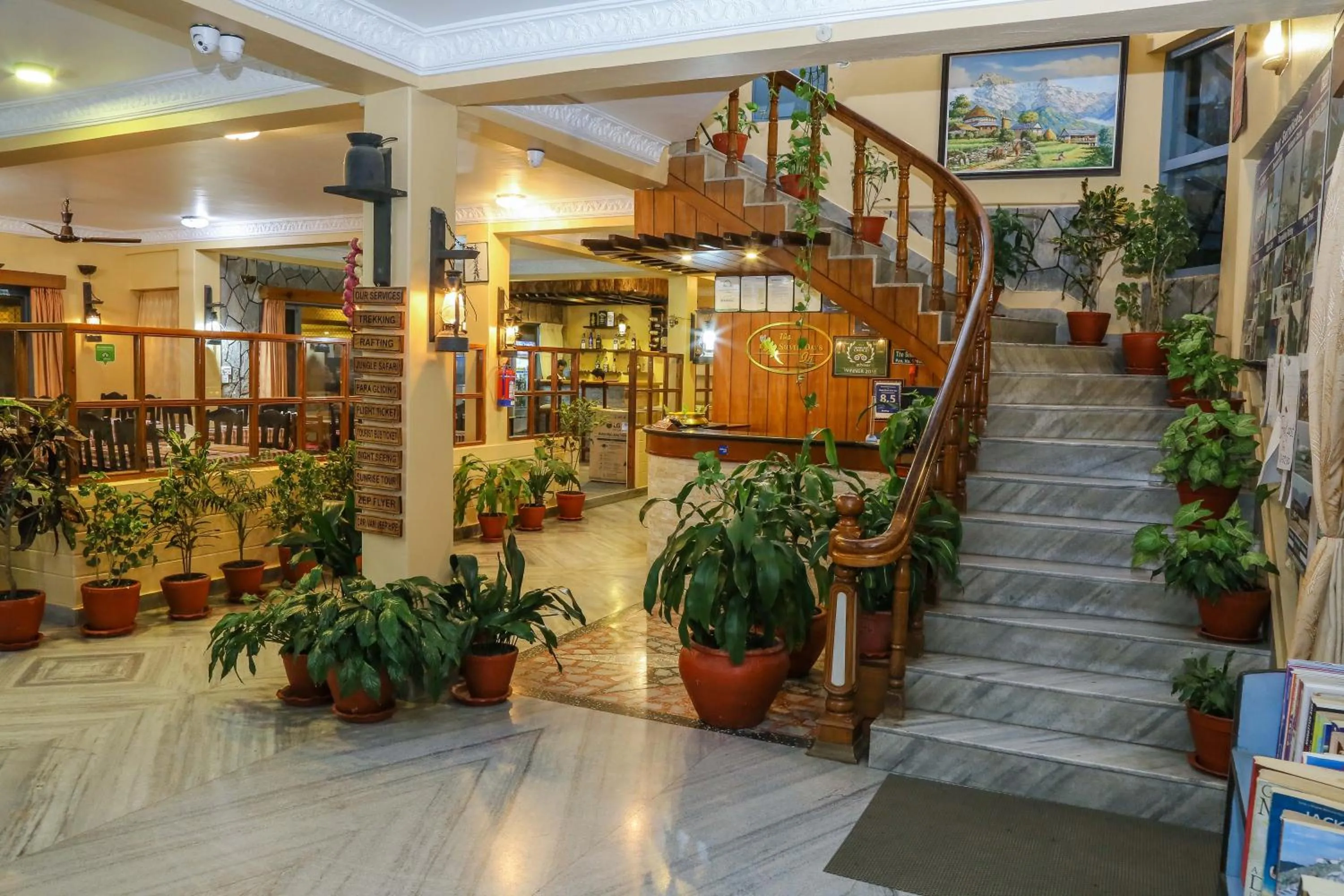 Area and facilities in Hotel Silver Oaks Inn