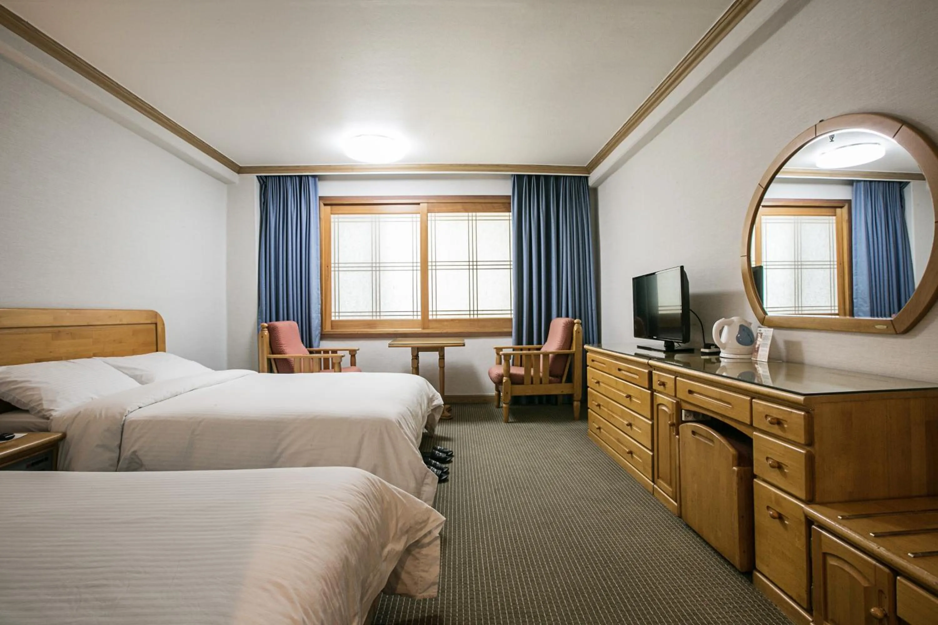 Bedroom, Bed in Busan Tourist Hotel